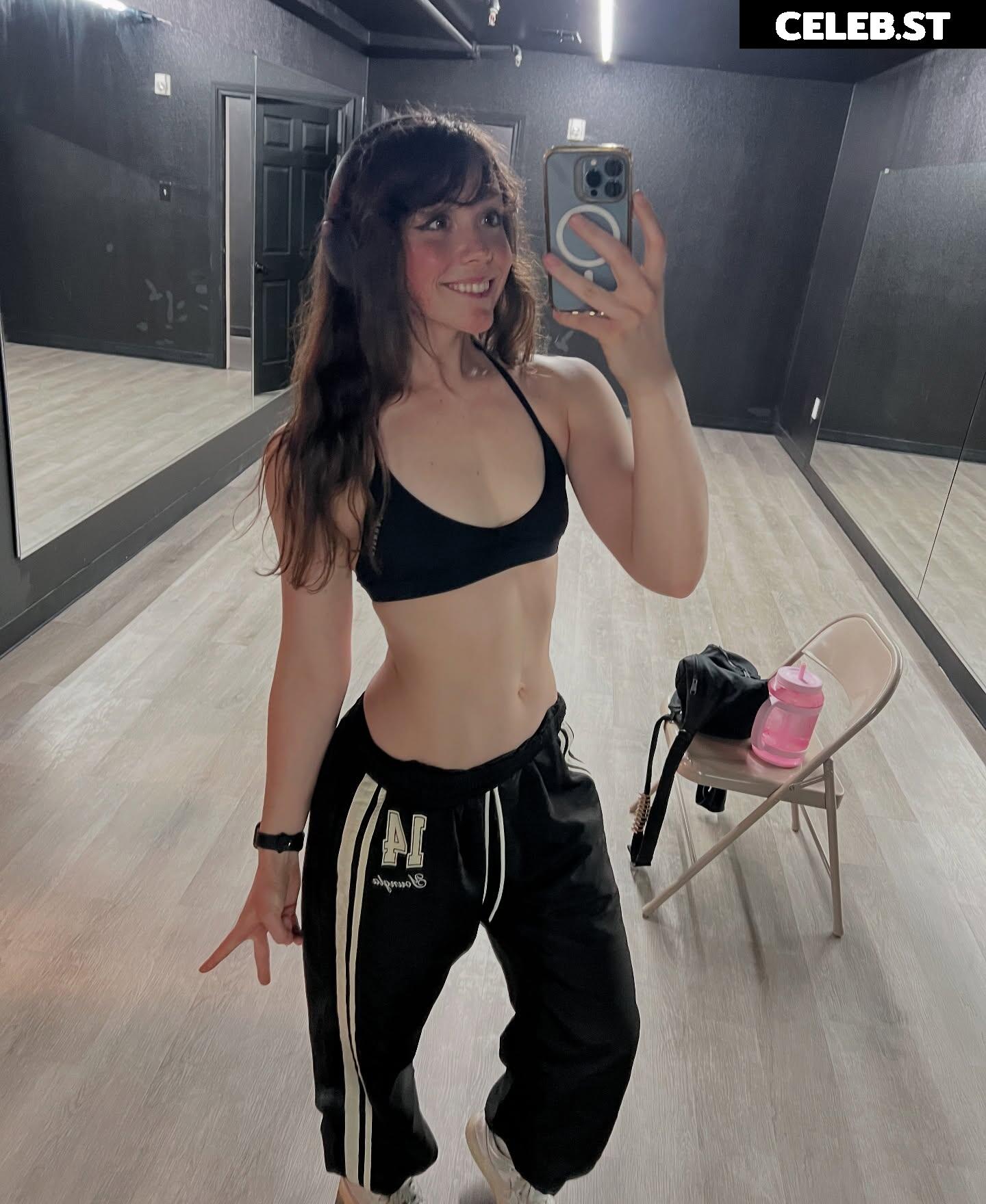 Sophiazipay Image 23681104