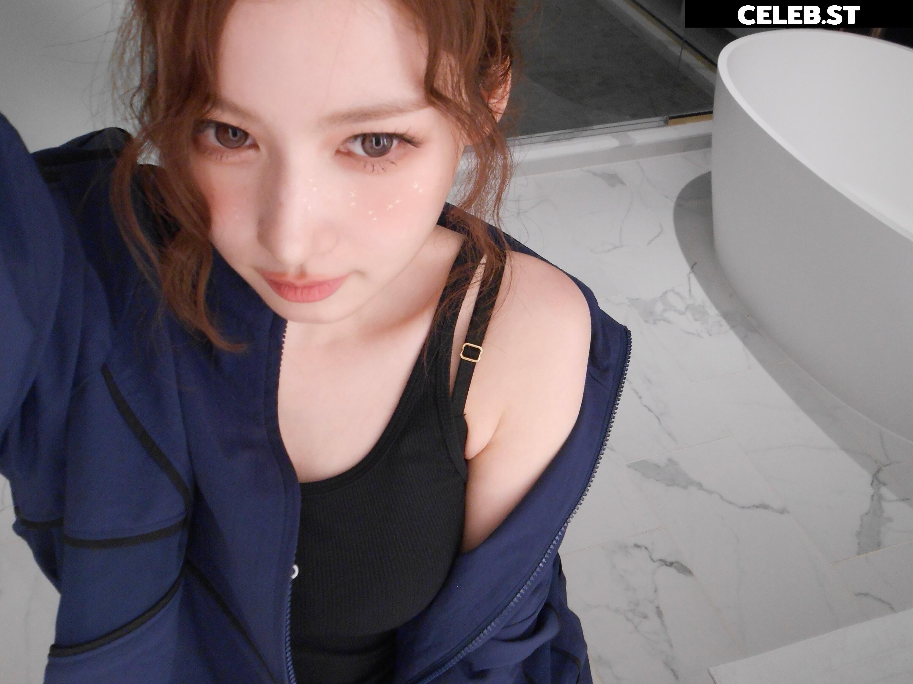 Minatozaki Sana (TWICE) Image 23683409