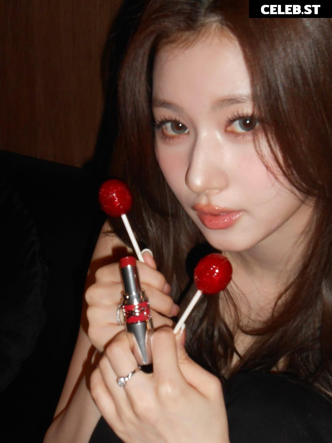 Minatozaki Sana (TWICE) Image 23683124