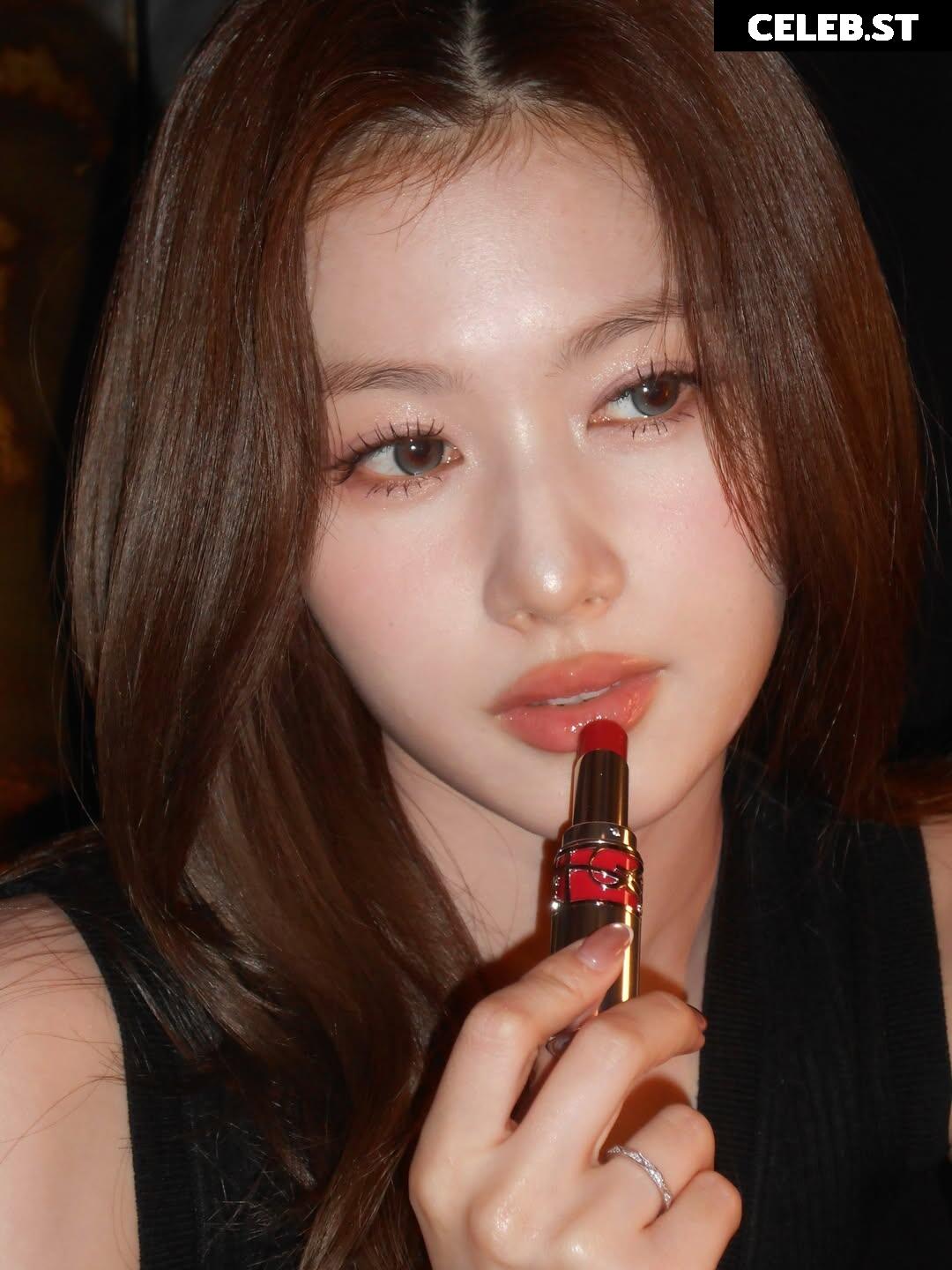 Minatozaki Sana (TWICE) Image 23683108