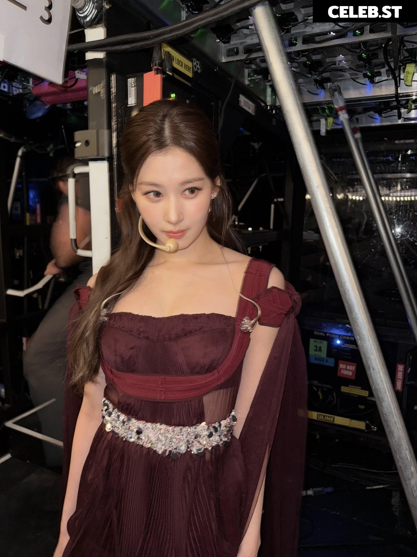 Minatozaki Sana (TWICE) Image 23683139