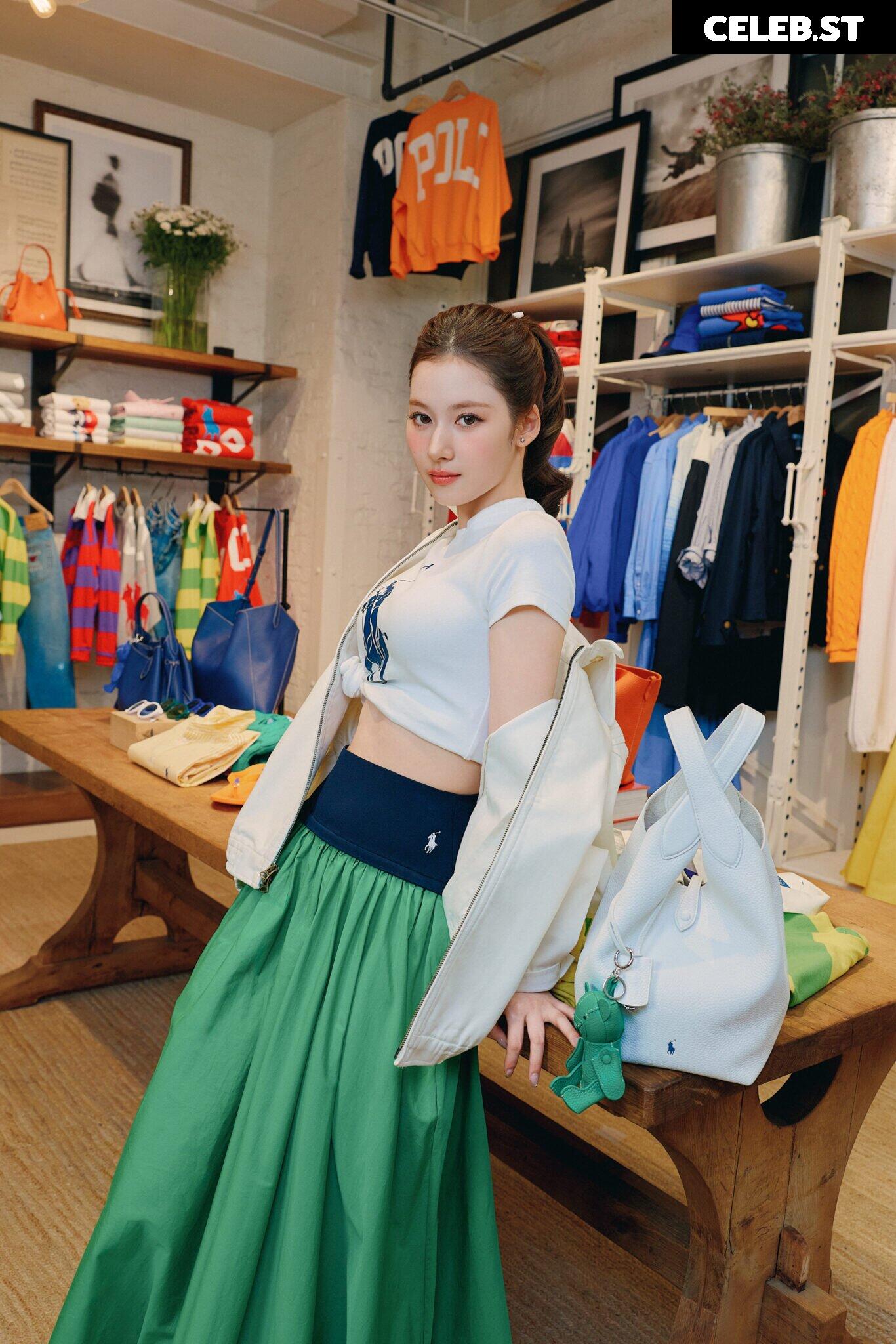 Minatozaki Sana (TWICE) Image 23683178