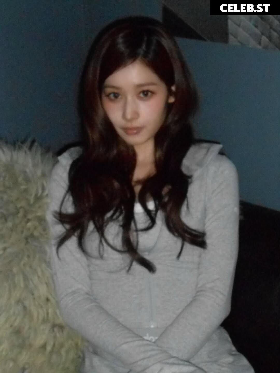 Minatozaki Sana (TWICE) Image 23683023