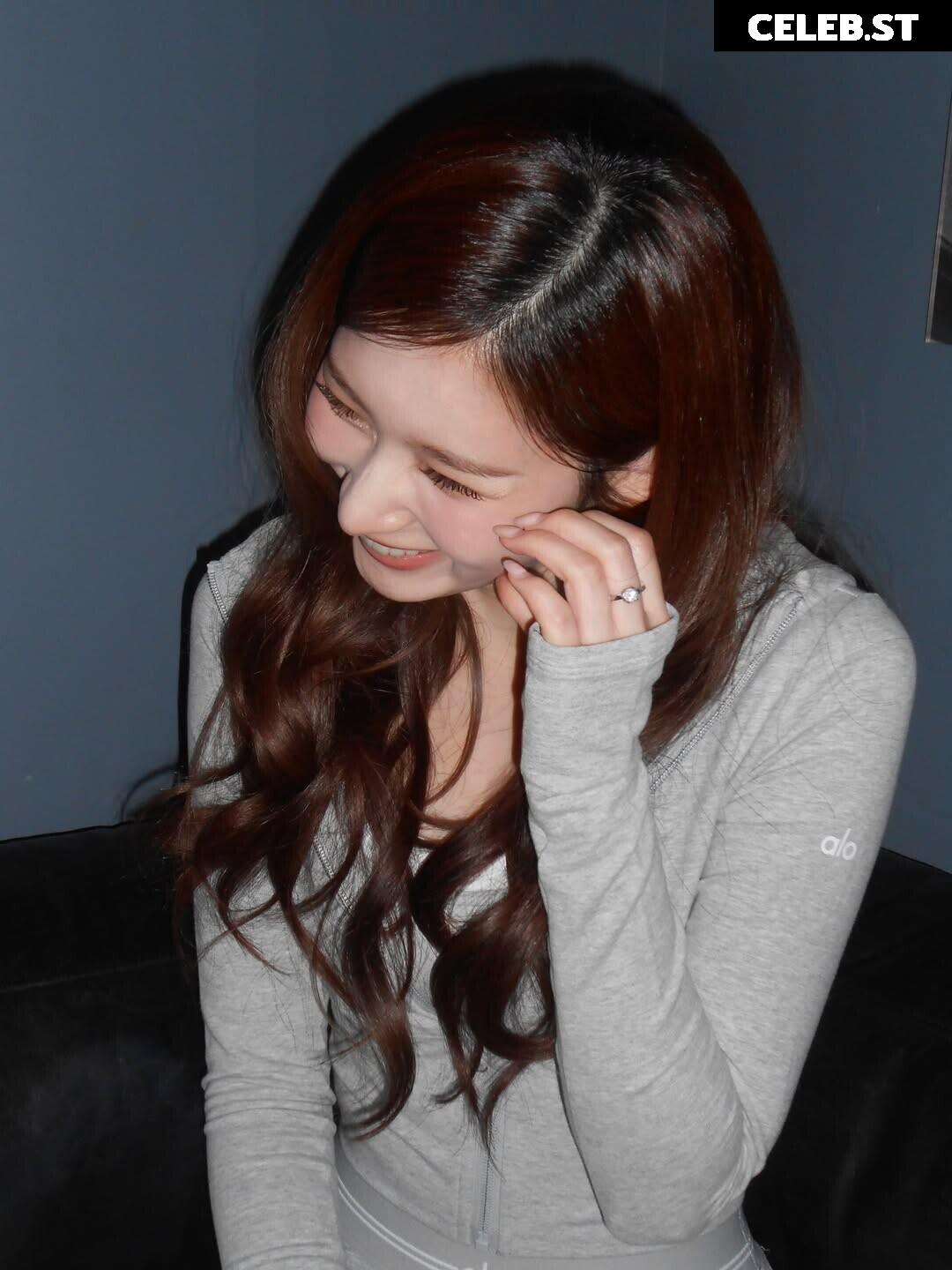 Minatozaki Sana (TWICE) Image 23683016