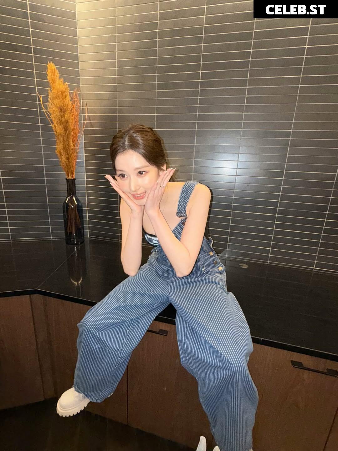 Minatozaki Sana (TWICE) Image 23683052
