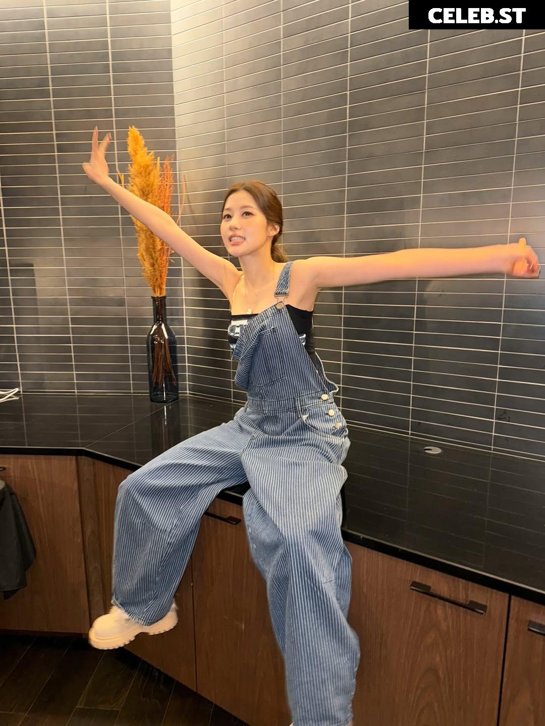 Minatozaki Sana (TWICE) Image 23683055
