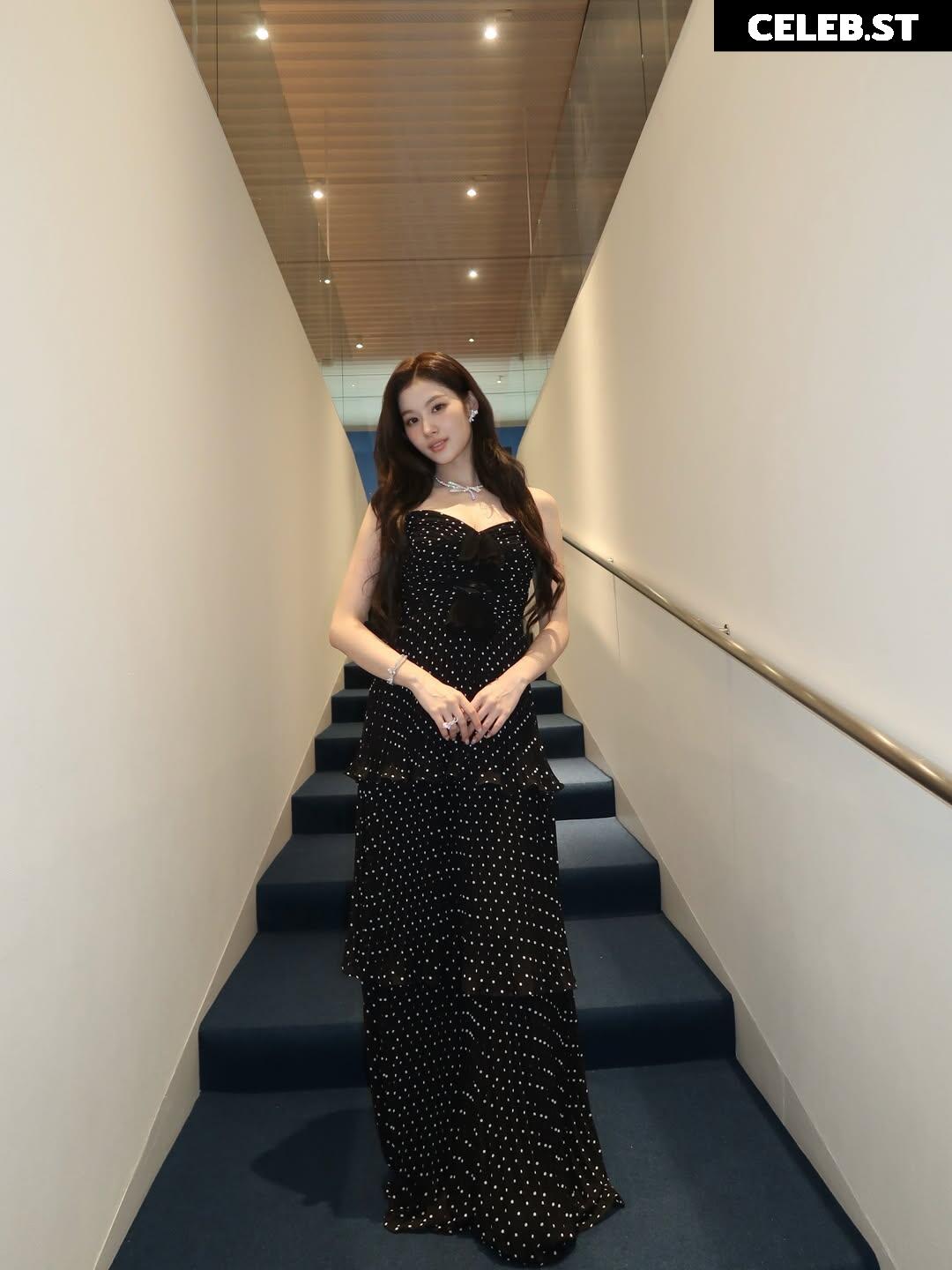 Minatozaki Sana (TWICE) Image 23683041
