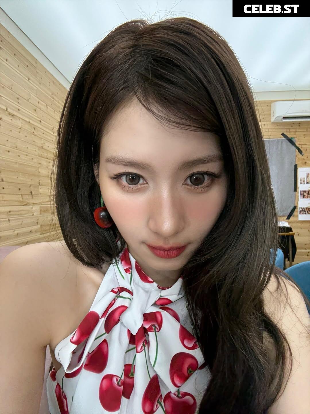 Minatozaki Sana (TWICE) Image 23683044