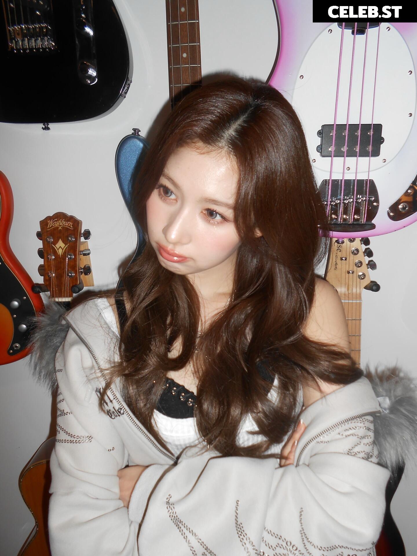Minatozaki Sana (TWICE) Image 23683072