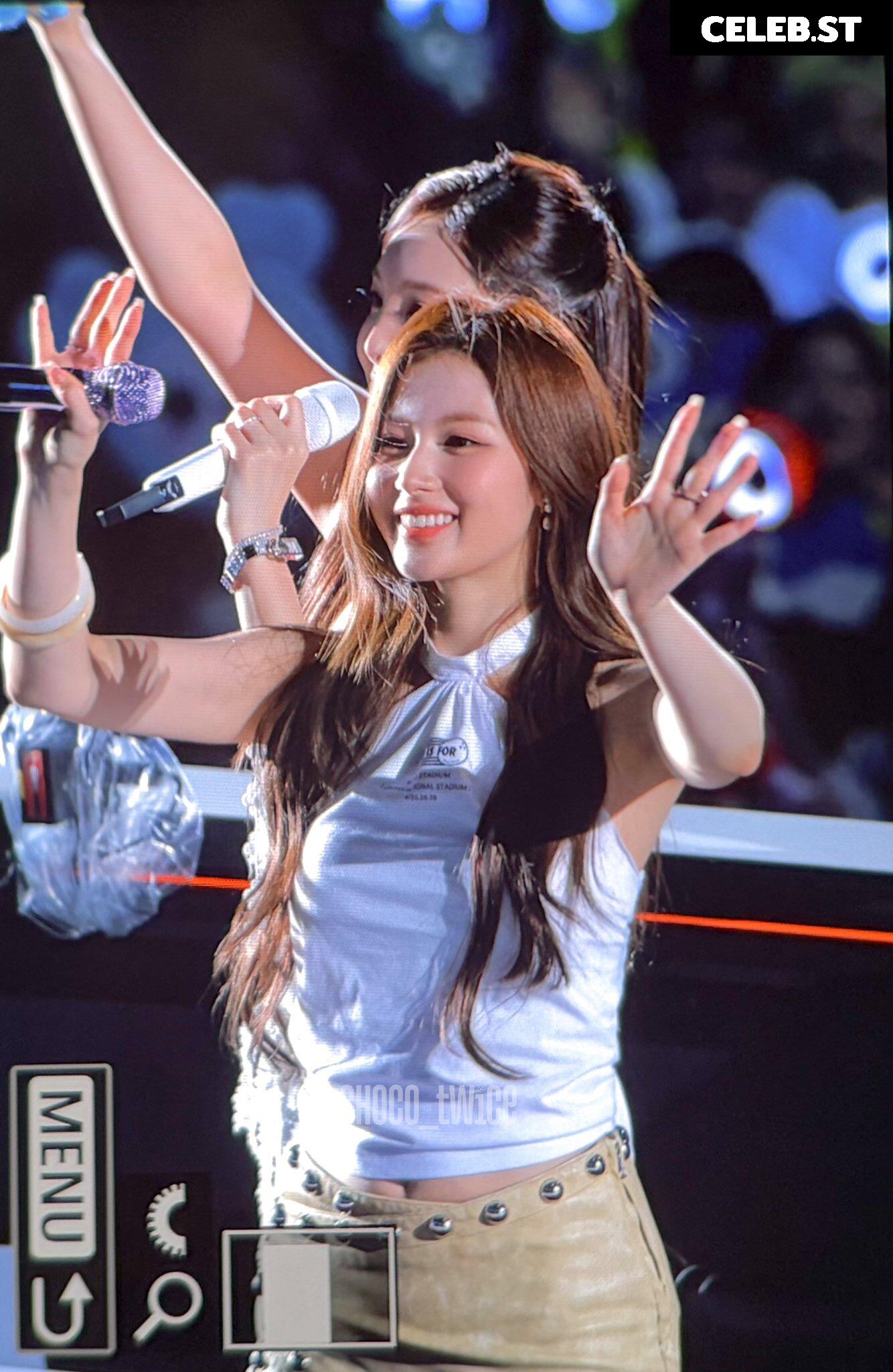Minatozaki Sana (TWICE) Image 23683305