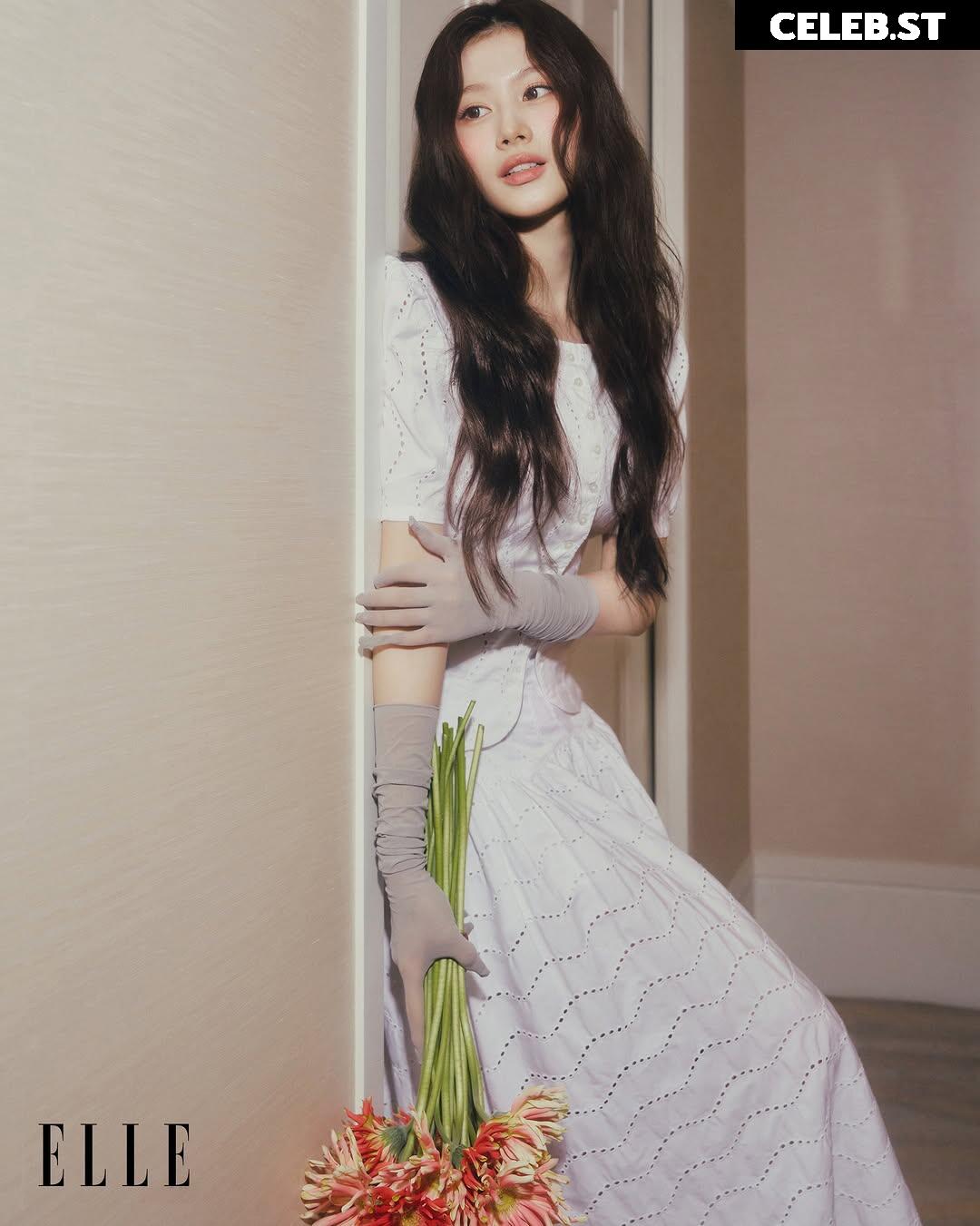 Minatozaki Sana (TWICE) Image 23683353