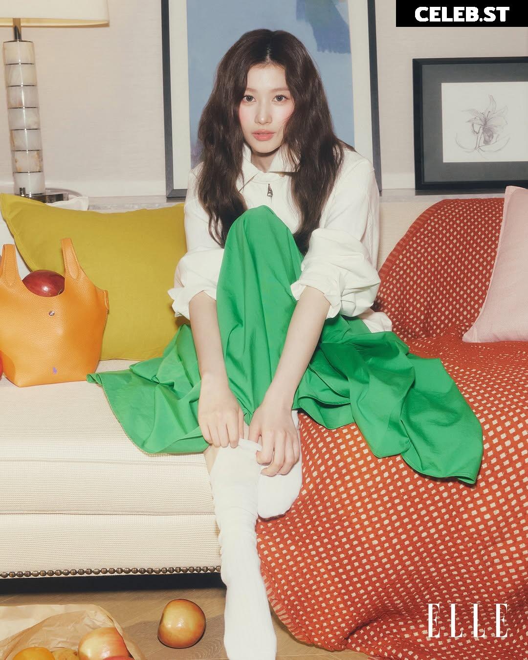 Minatozaki Sana (TWICE) Image 23683347