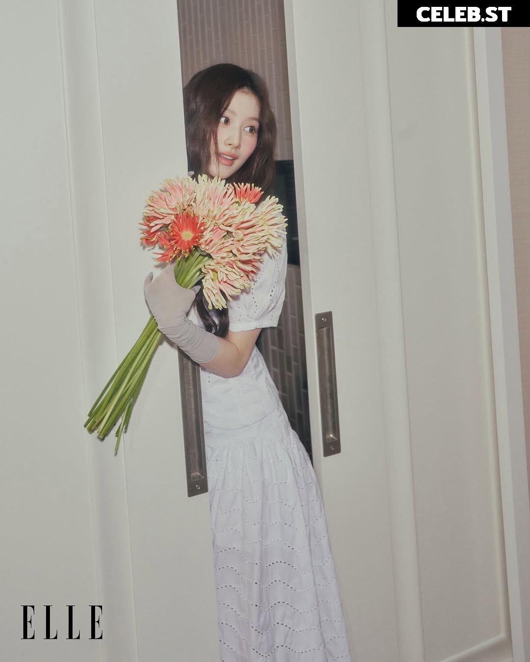 Minatozaki Sana (TWICE) Image 23683345