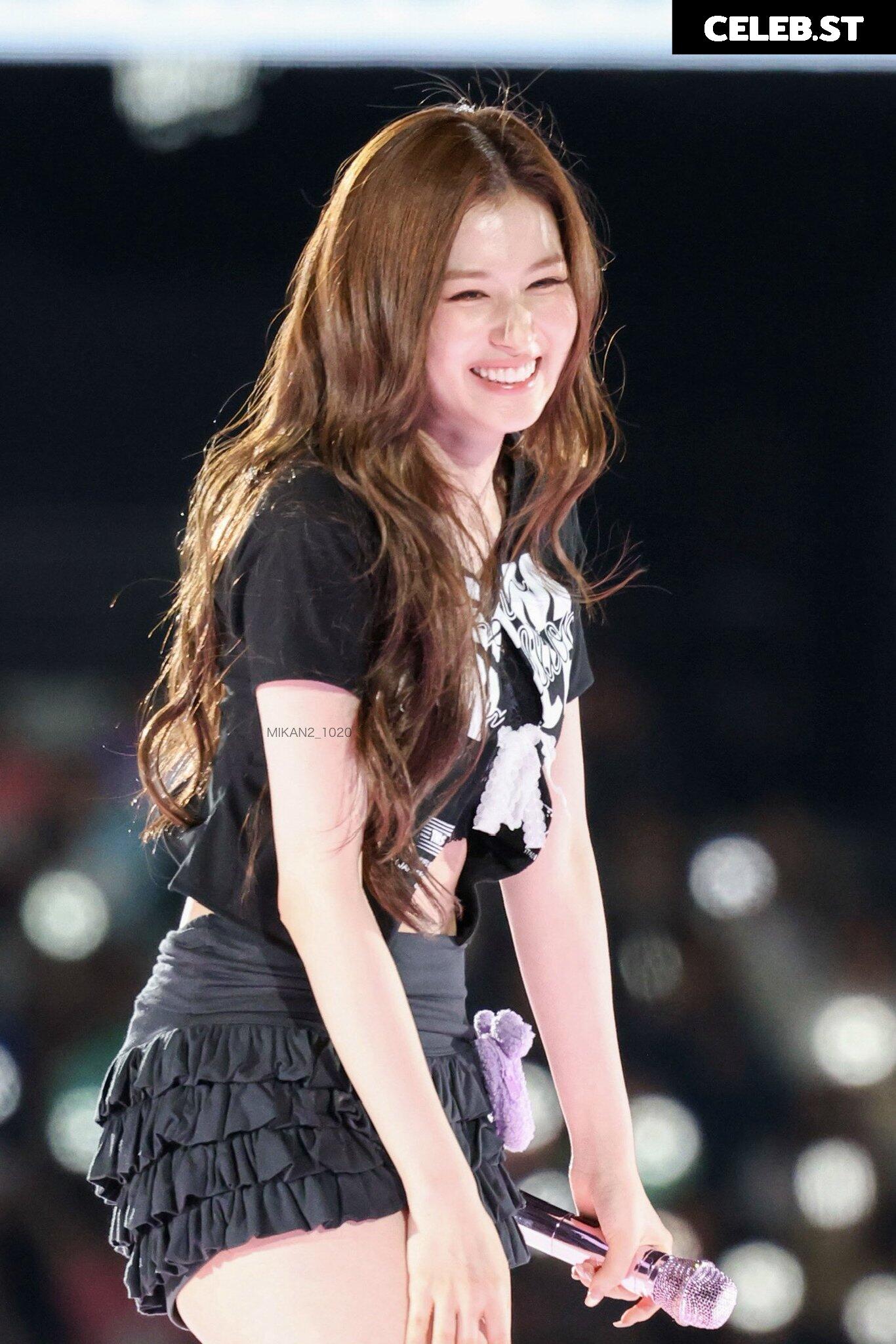 Minatozaki Sana (TWICE) Image 23683297