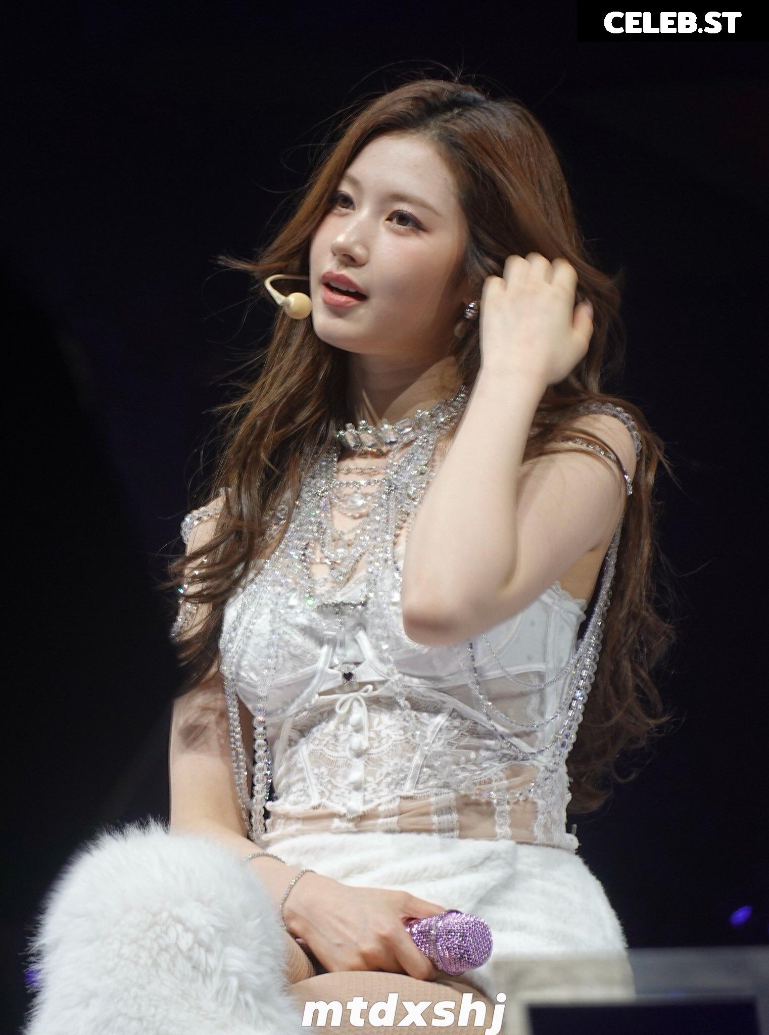 Minatozaki Sana (TWICE) Image 23683241