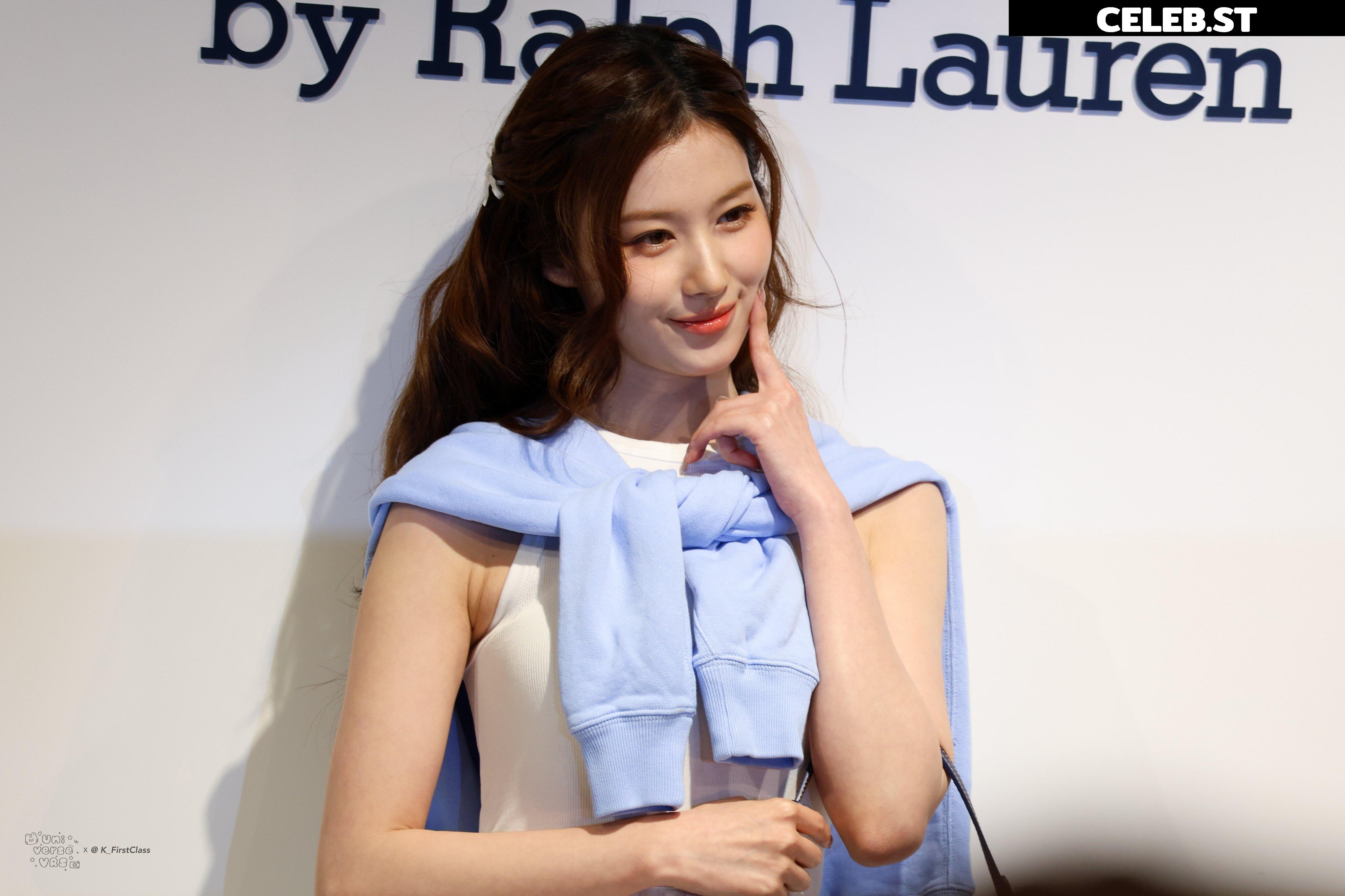 Minatozaki Sana (TWICE) Image 23683272
