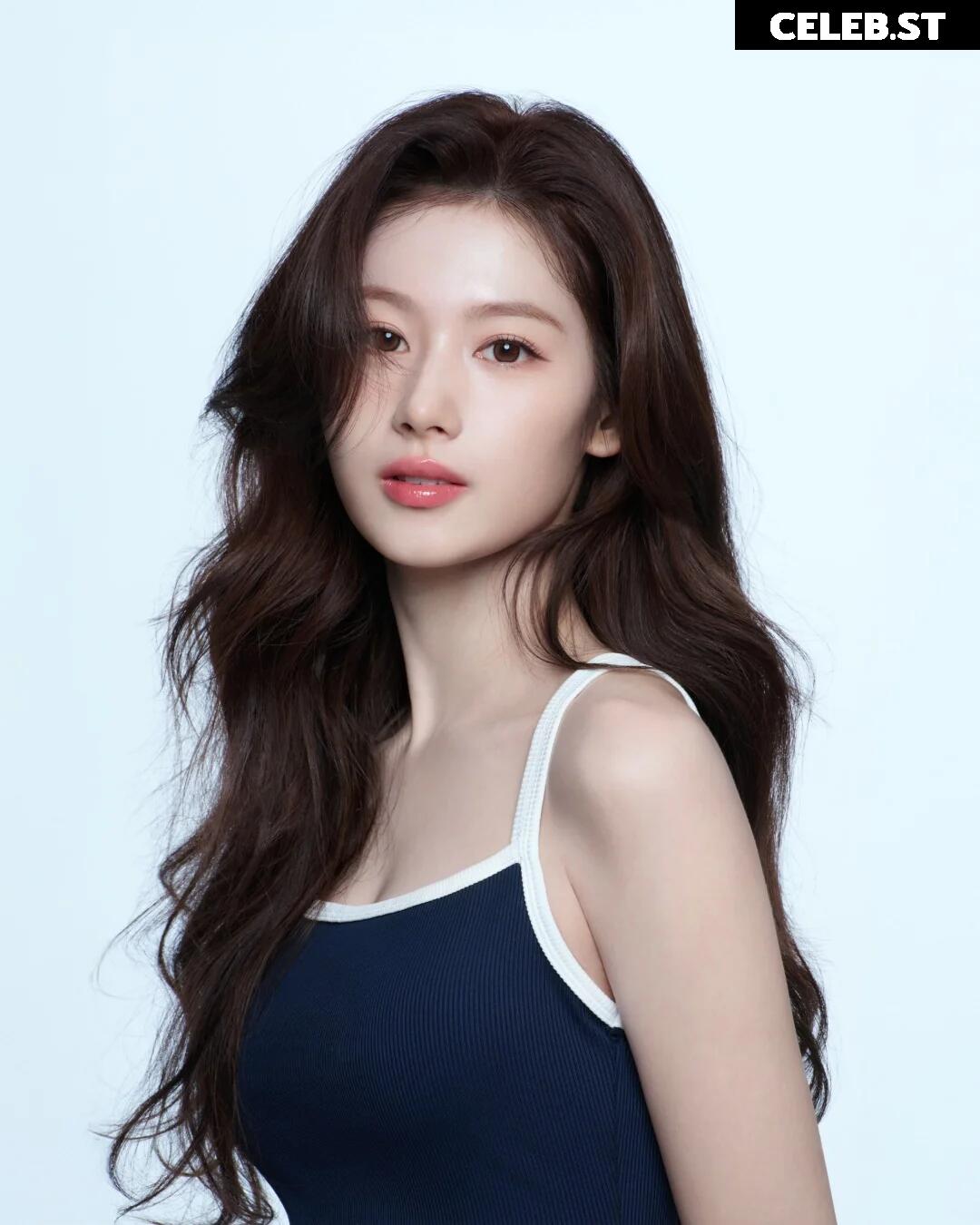 Minatozaki Sana (TWICE) Image 23682981