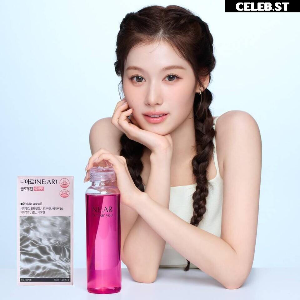 Minatozaki Sana (TWICE) Image 23682978