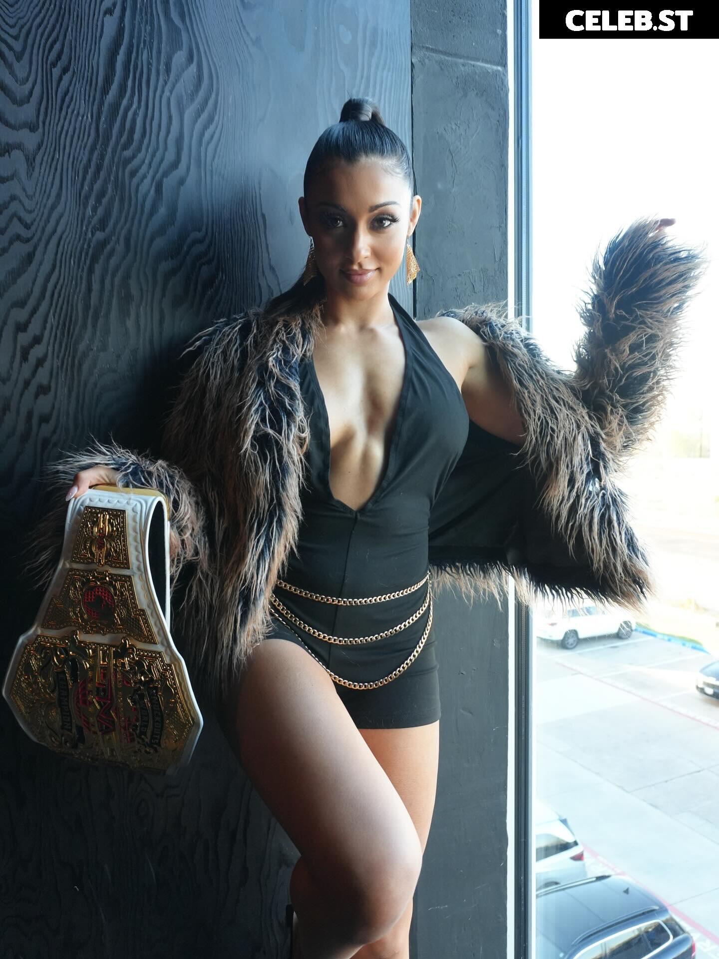 Arianna grace /  bianca carelli Image 23555268