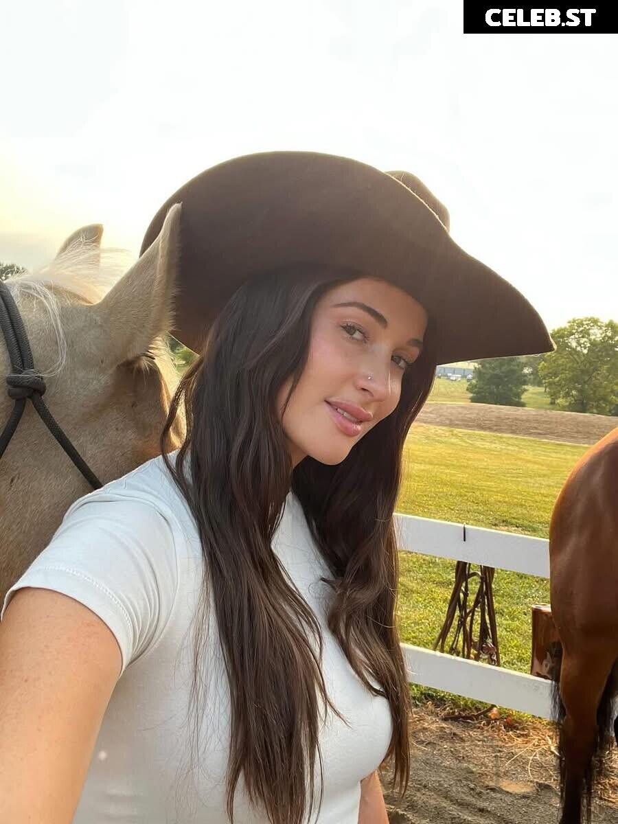 Kacey Musgraves Image 23554790