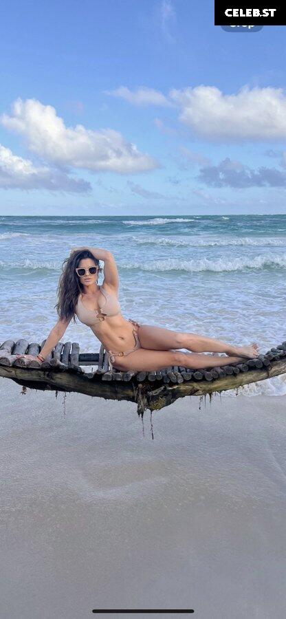 Brooke Adams Image 23554023