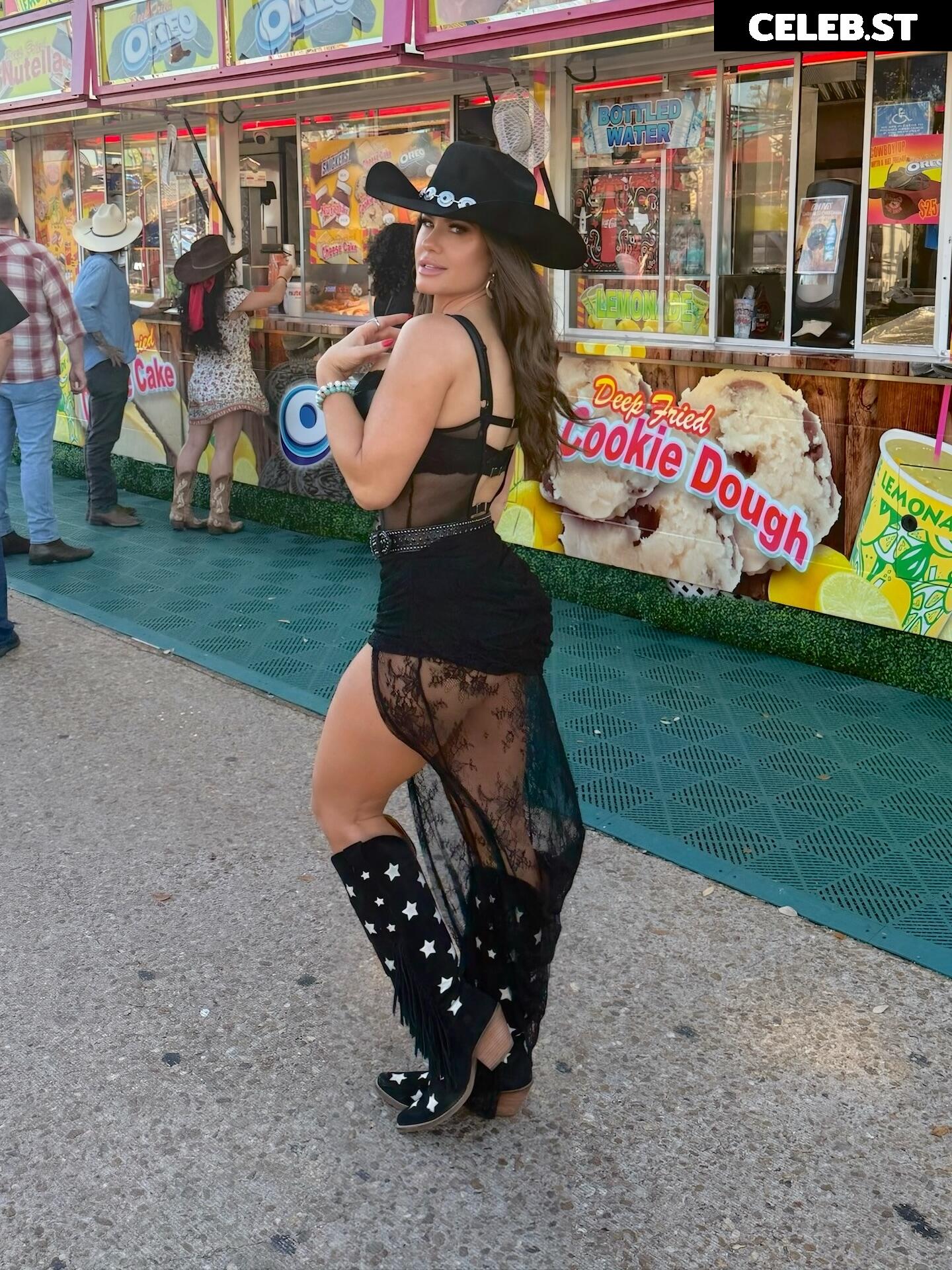 Brooke Adams Image 23554063
