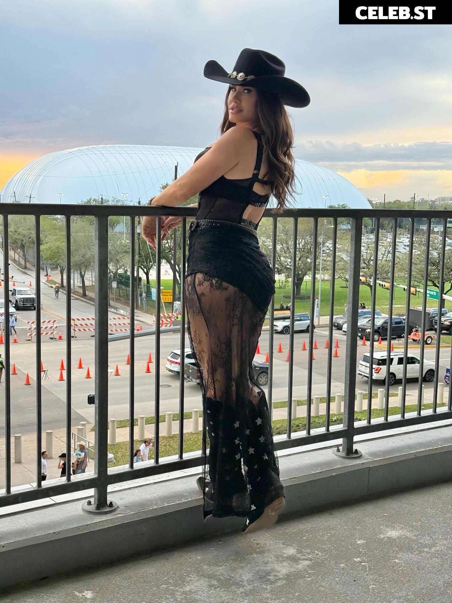 Brooke Adams Image 23554070