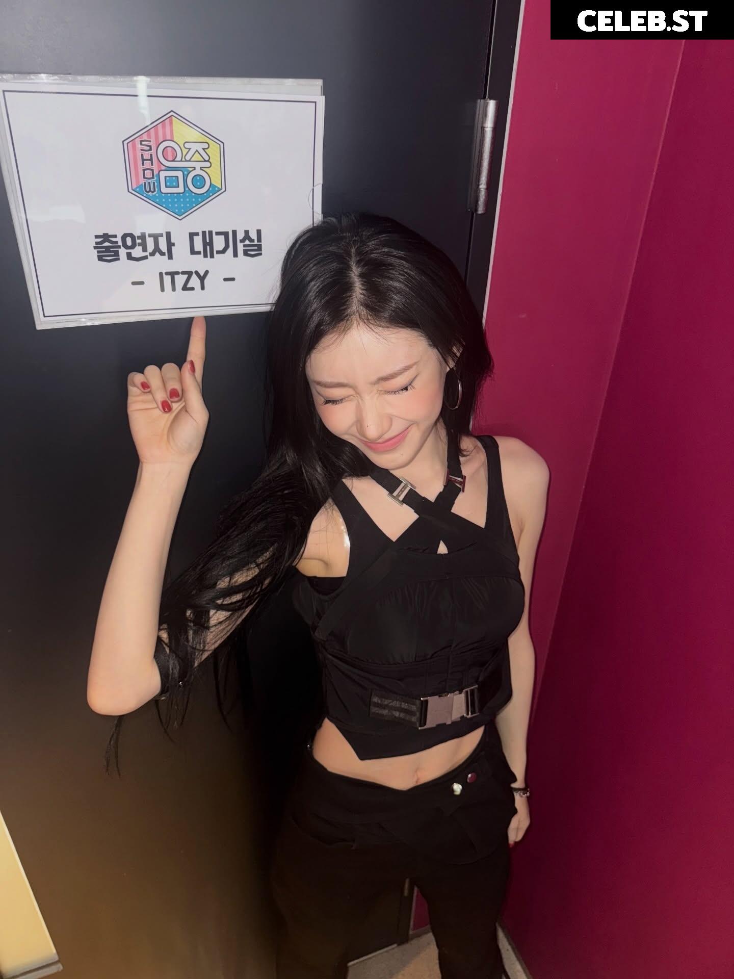 Chaeryeong - ITZY (채령) Image 23554395