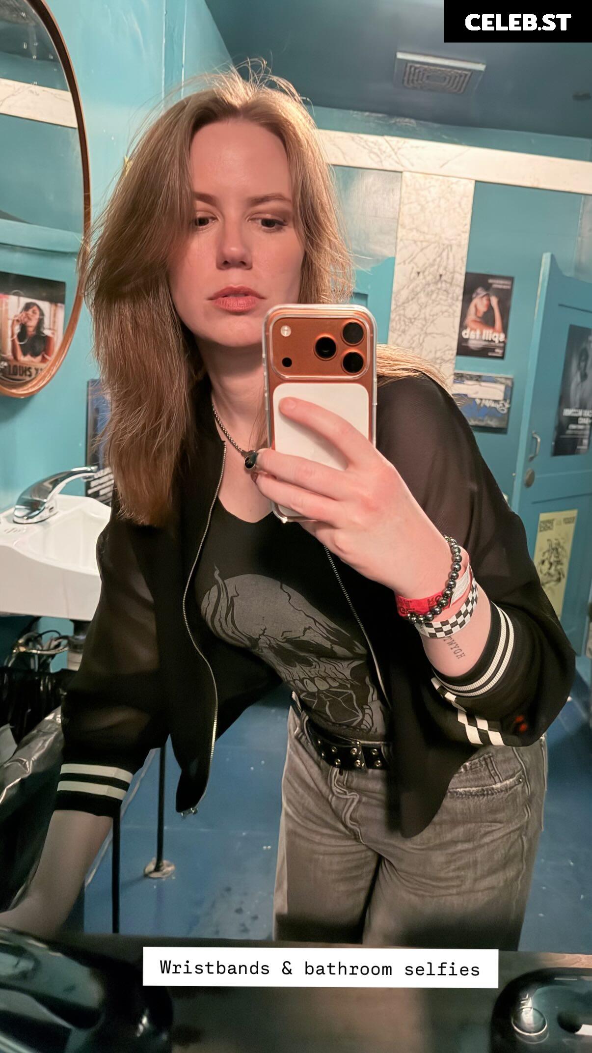Marisha Ray Image 23551694