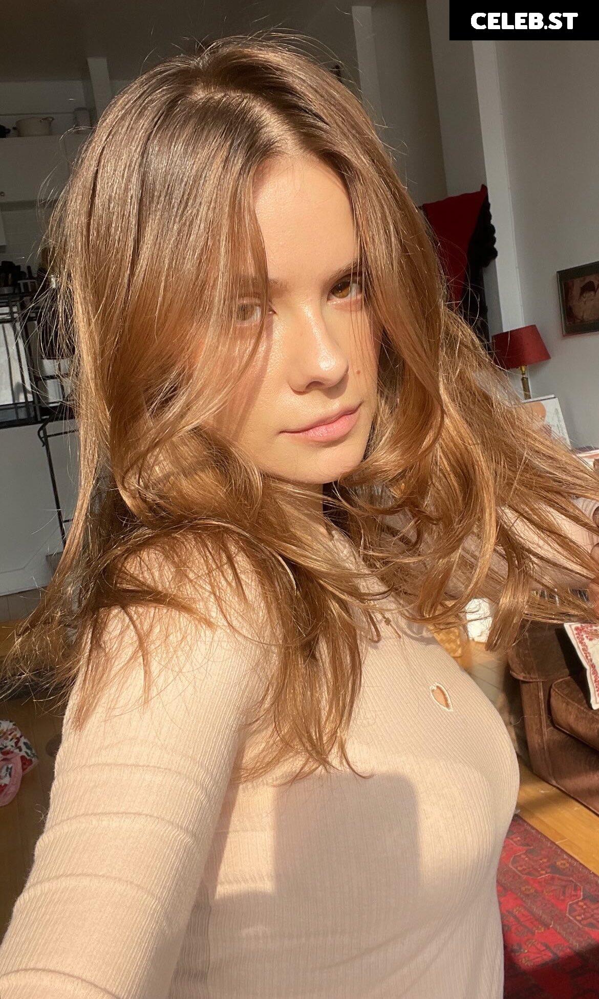 Dasha Nekrasova Image 23551638