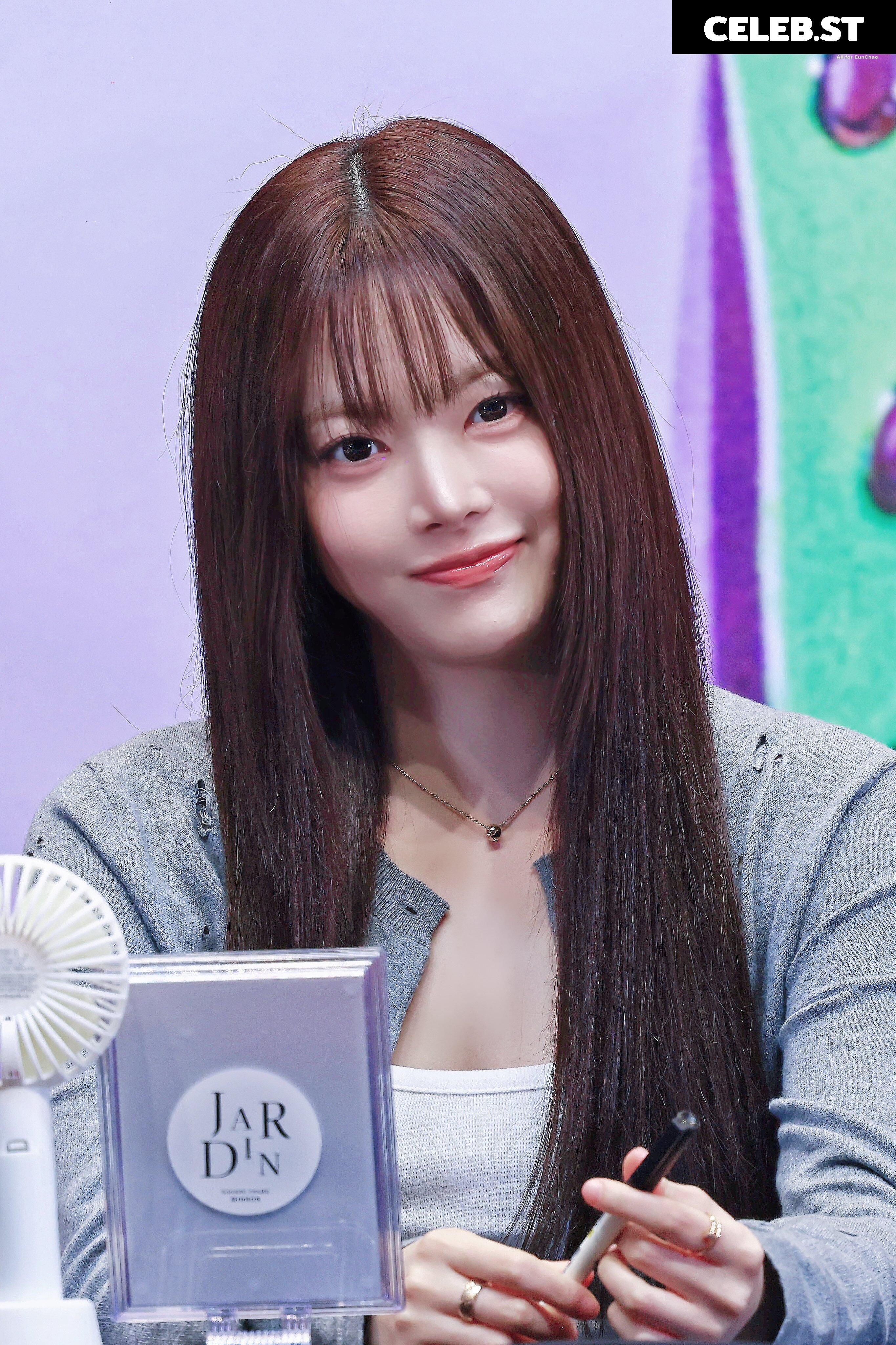 Hong Eunchae 홍은채 | LESSERAFIM Image 23553112