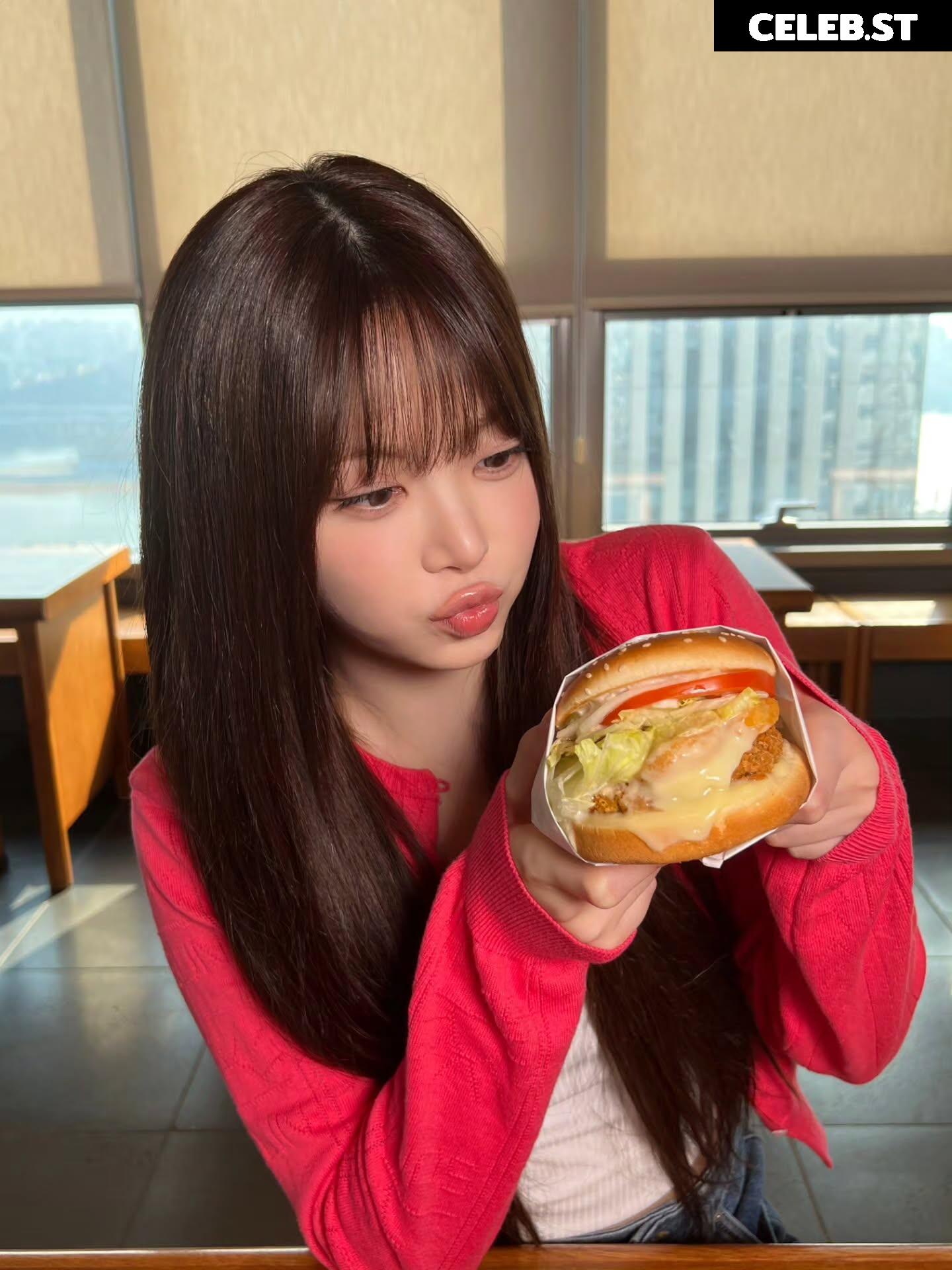 Hong Eunchae 홍은채 | LESSERAFIM Image 23553147