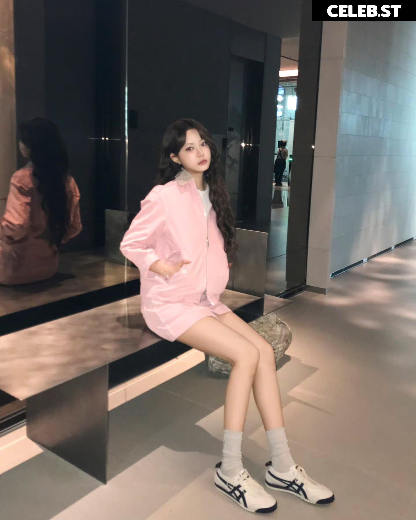 Hong Eunchae 홍은채 | LESSERAFIM Image 23553002