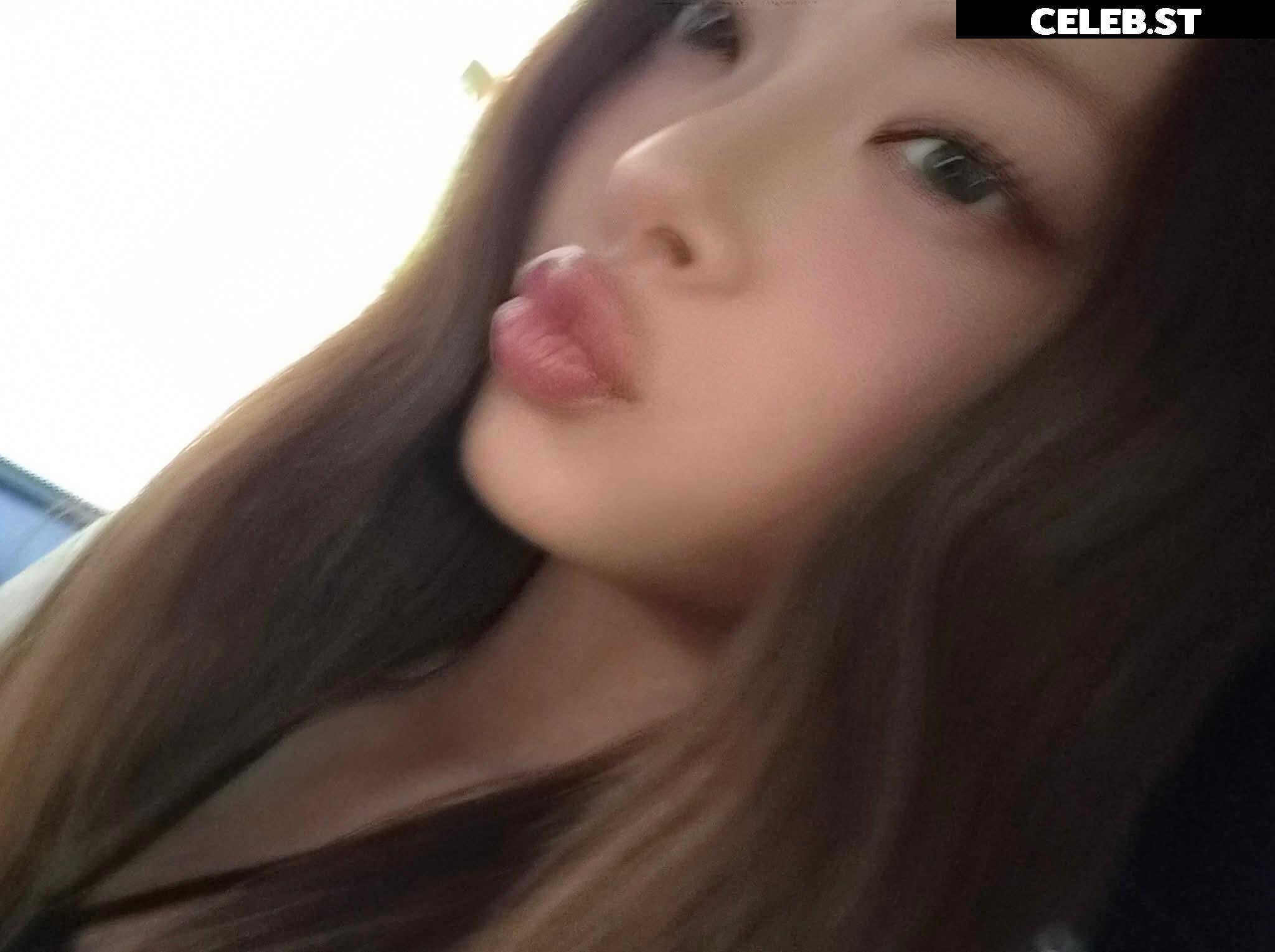Hong Eunchae 홍은채 | LESSERAFIM Image 23553035