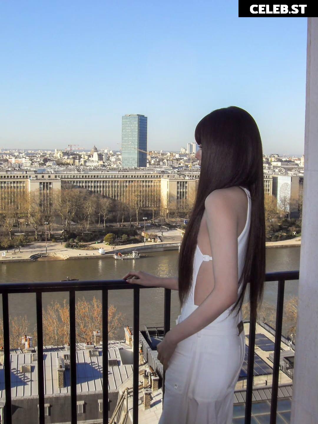 Hong Eunchae 홍은채 | LESSERAFIM Image 23553067