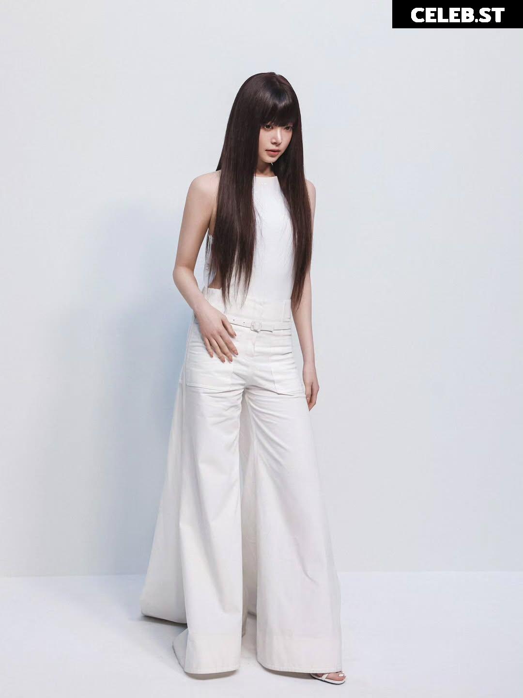 Hong Eunchae 홍은채 | LESSERAFIM Image 23553078