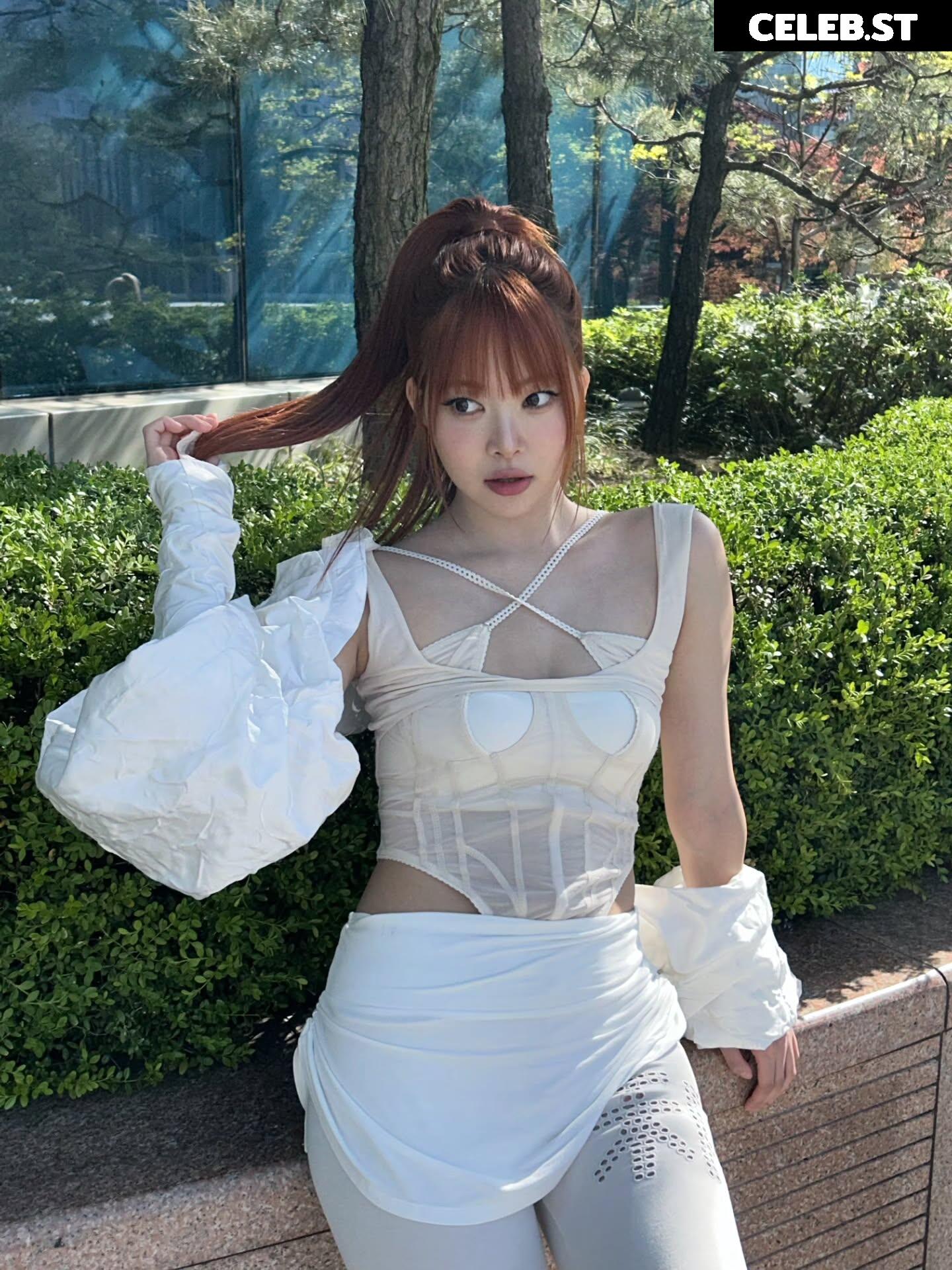 Hong Eunchae 홍은채 | LESSERAFIM Image 23553220