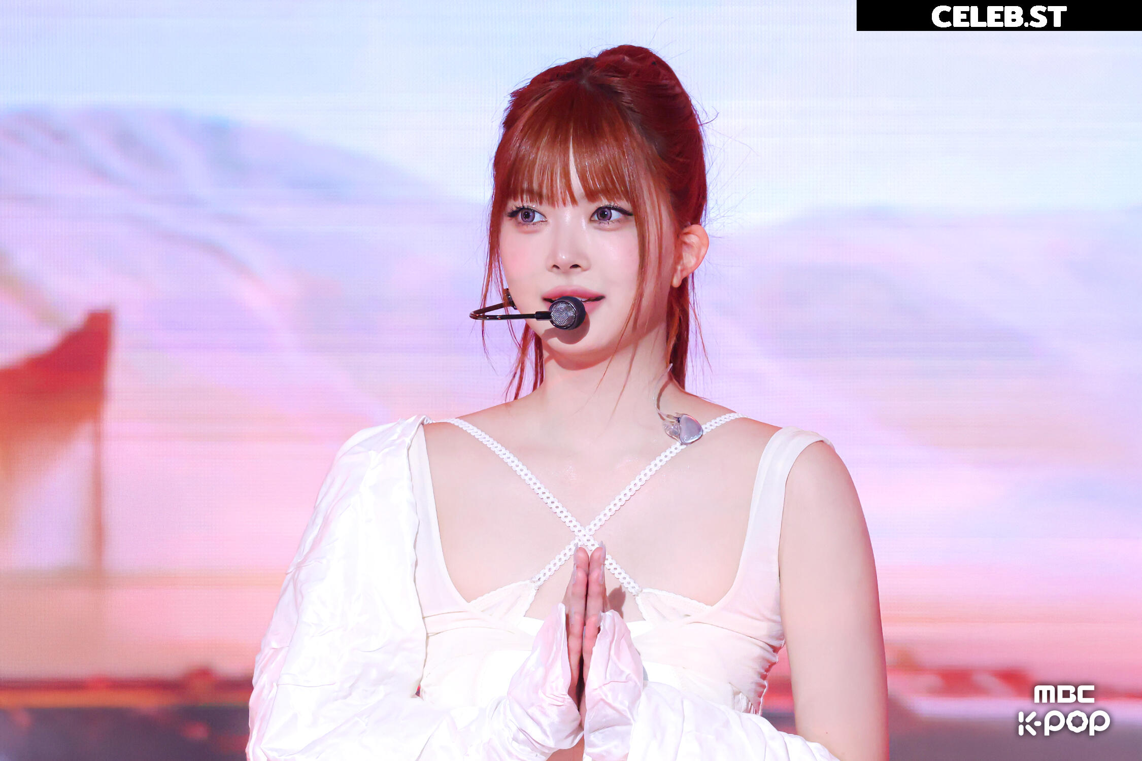 Hong Eunchae 홍은채 | LESSERAFIM Image 23553242