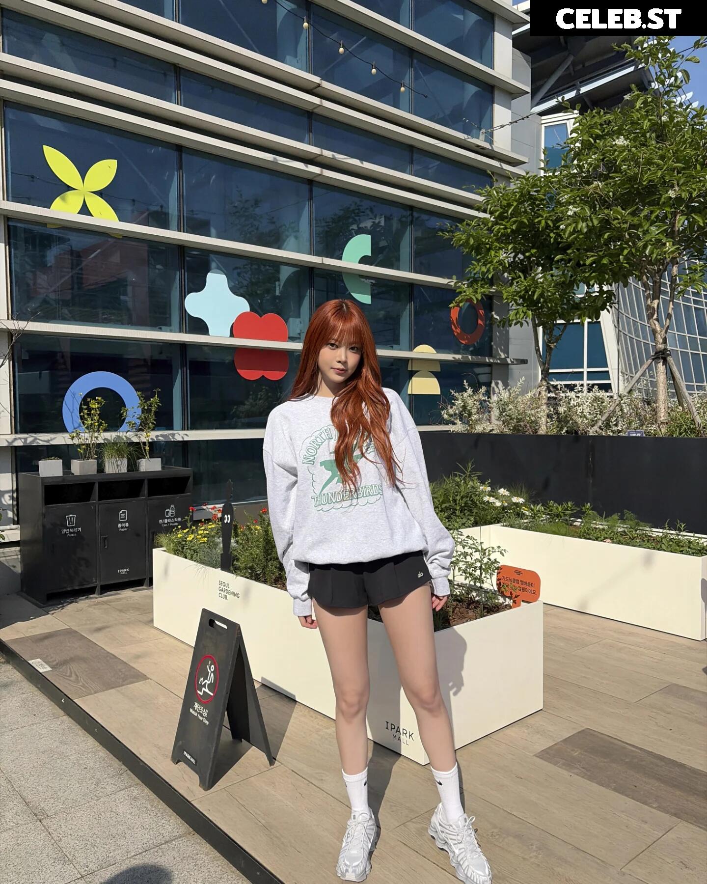 Hong Eunchae 홍은채 | LESSERAFIM Image 23553276