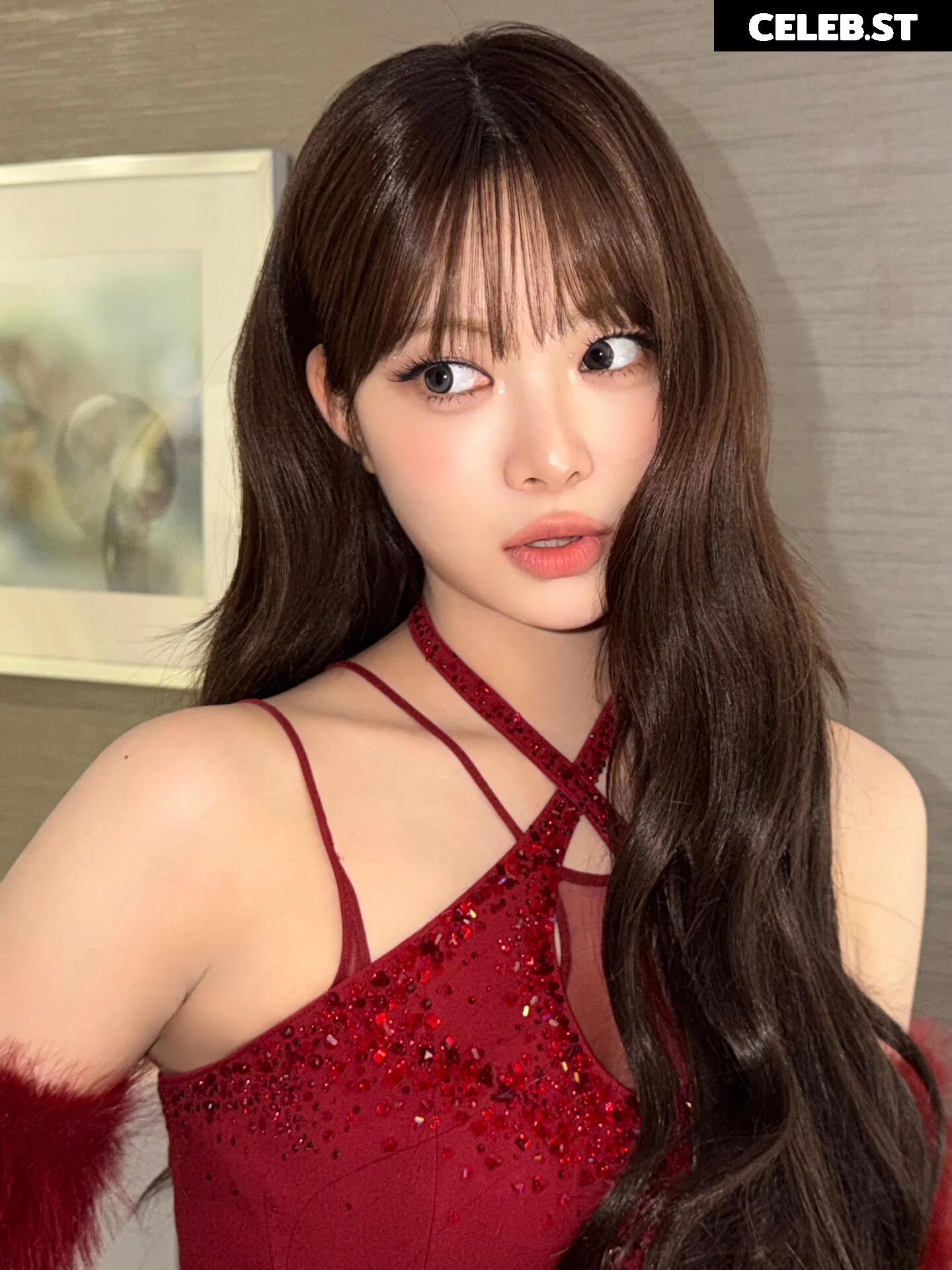 Hong Eunchae 홍은채 | LESSERAFIM Image 23552922