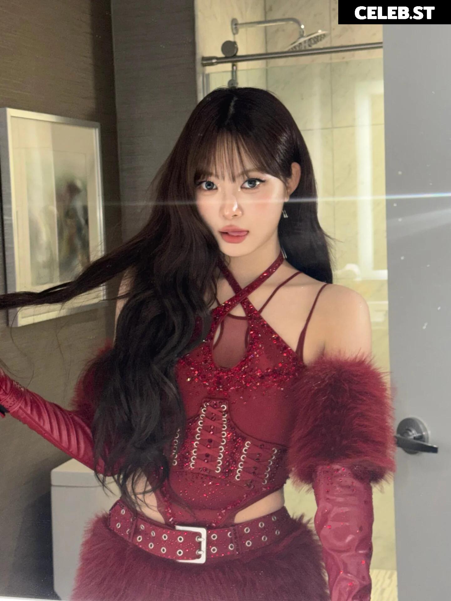 Hong Eunchae 홍은채 | LESSERAFIM Image 23552921