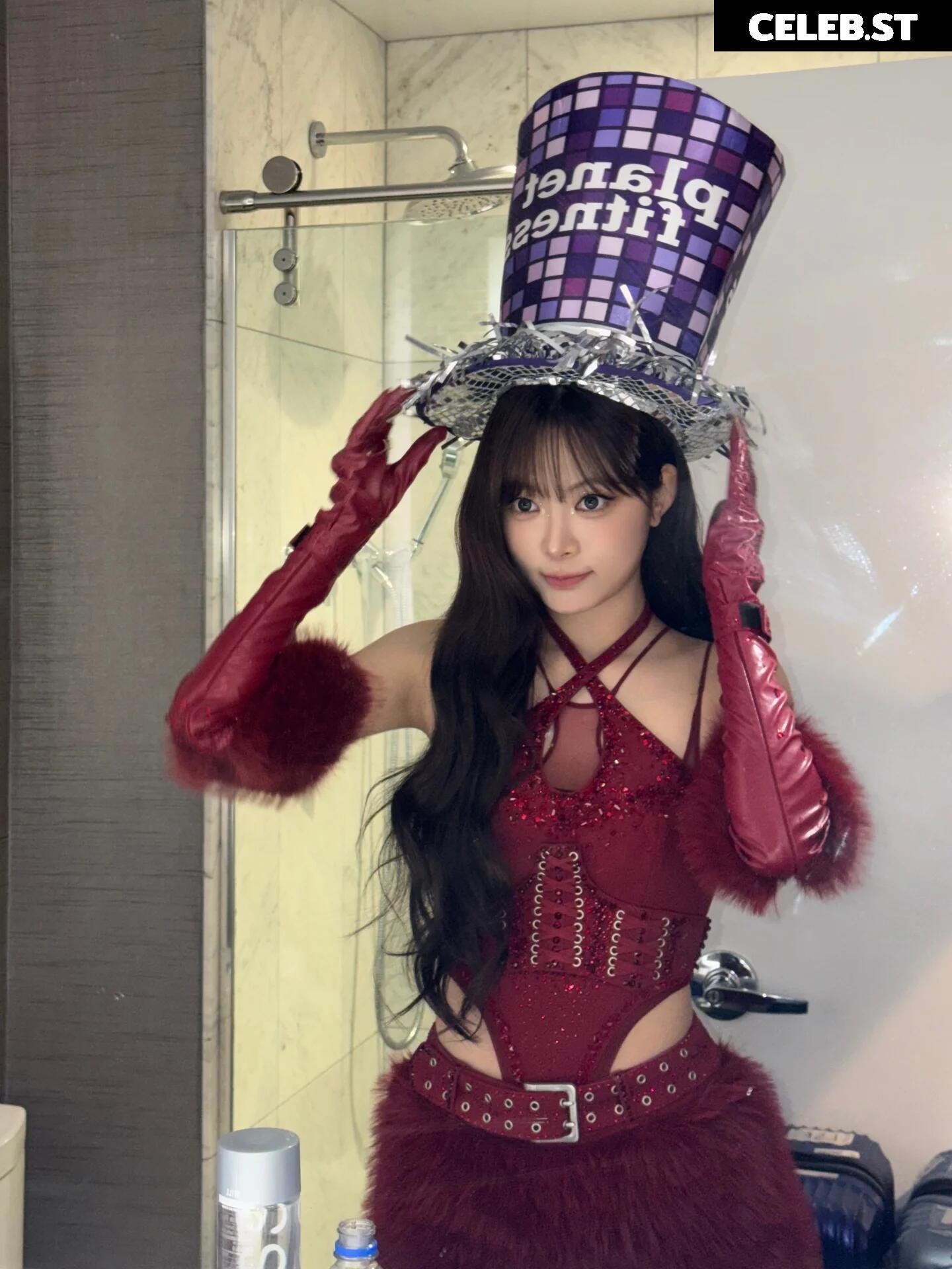 Hong Eunchae 홍은채 | LESSERAFIM Image 23552926