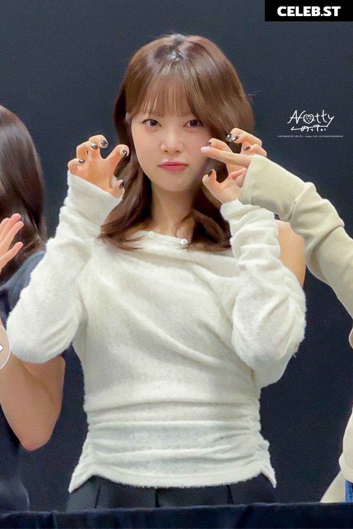 Hong Eunchae 홍은채 | LESSERAFIM Image 23552942