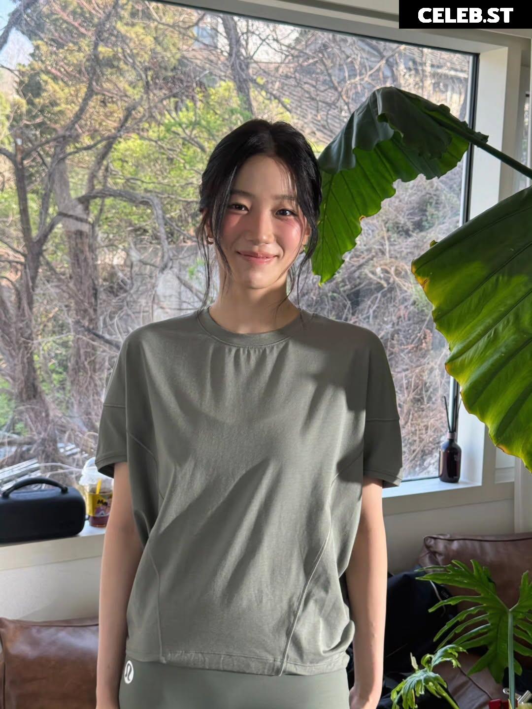 Kazuha Nakamura 中村 一葉 | LESSERAFIM Image 23552806