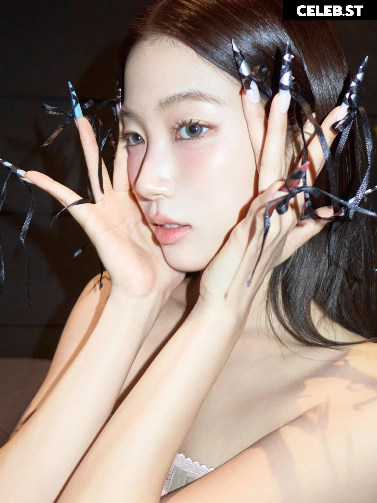 Kazuha Nakamura 中村 一葉 | LESSERAFIM Image 23552832