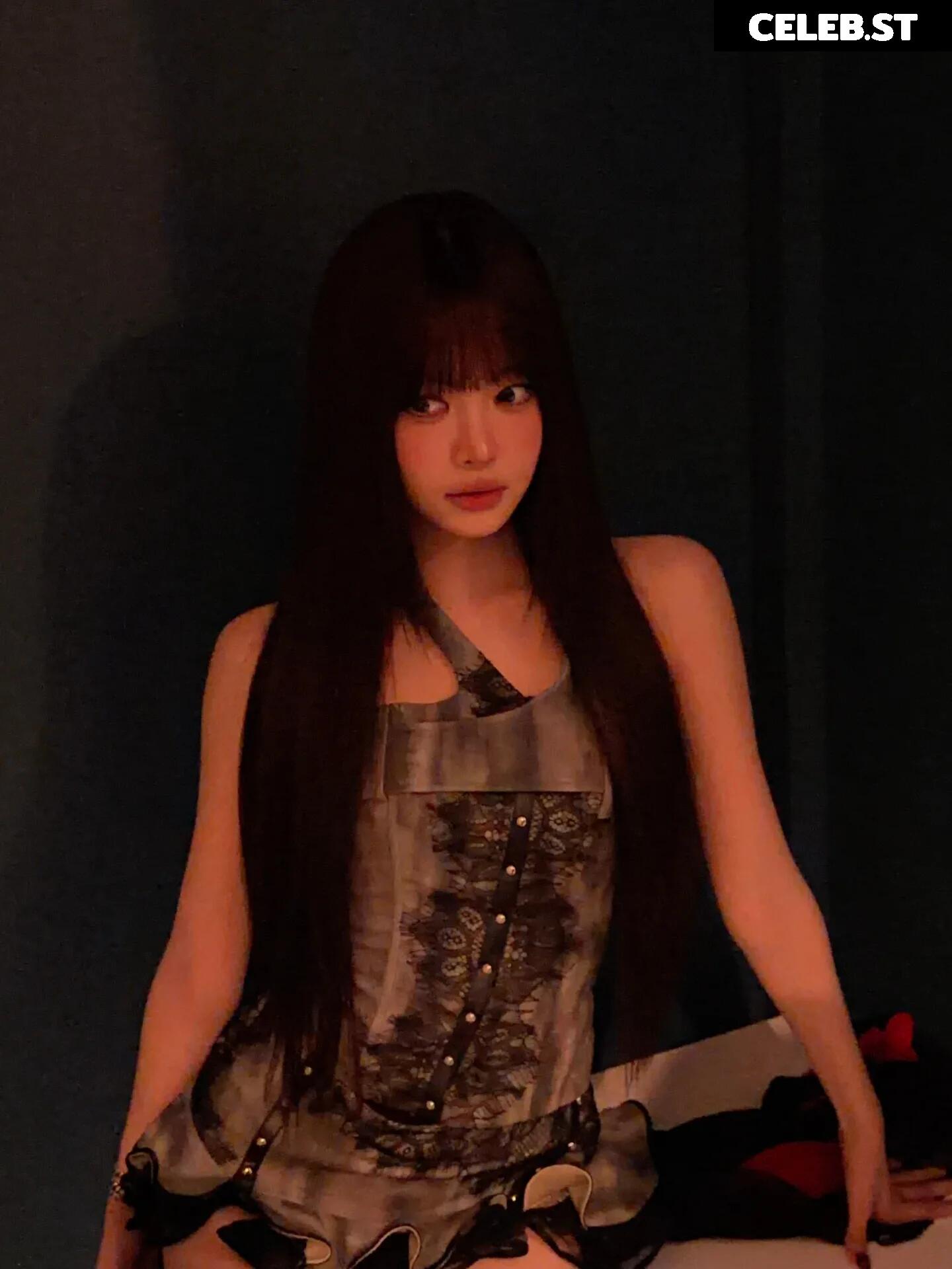 Hong Eunchae 홍은채 | LESSERAFIM Image 23552861