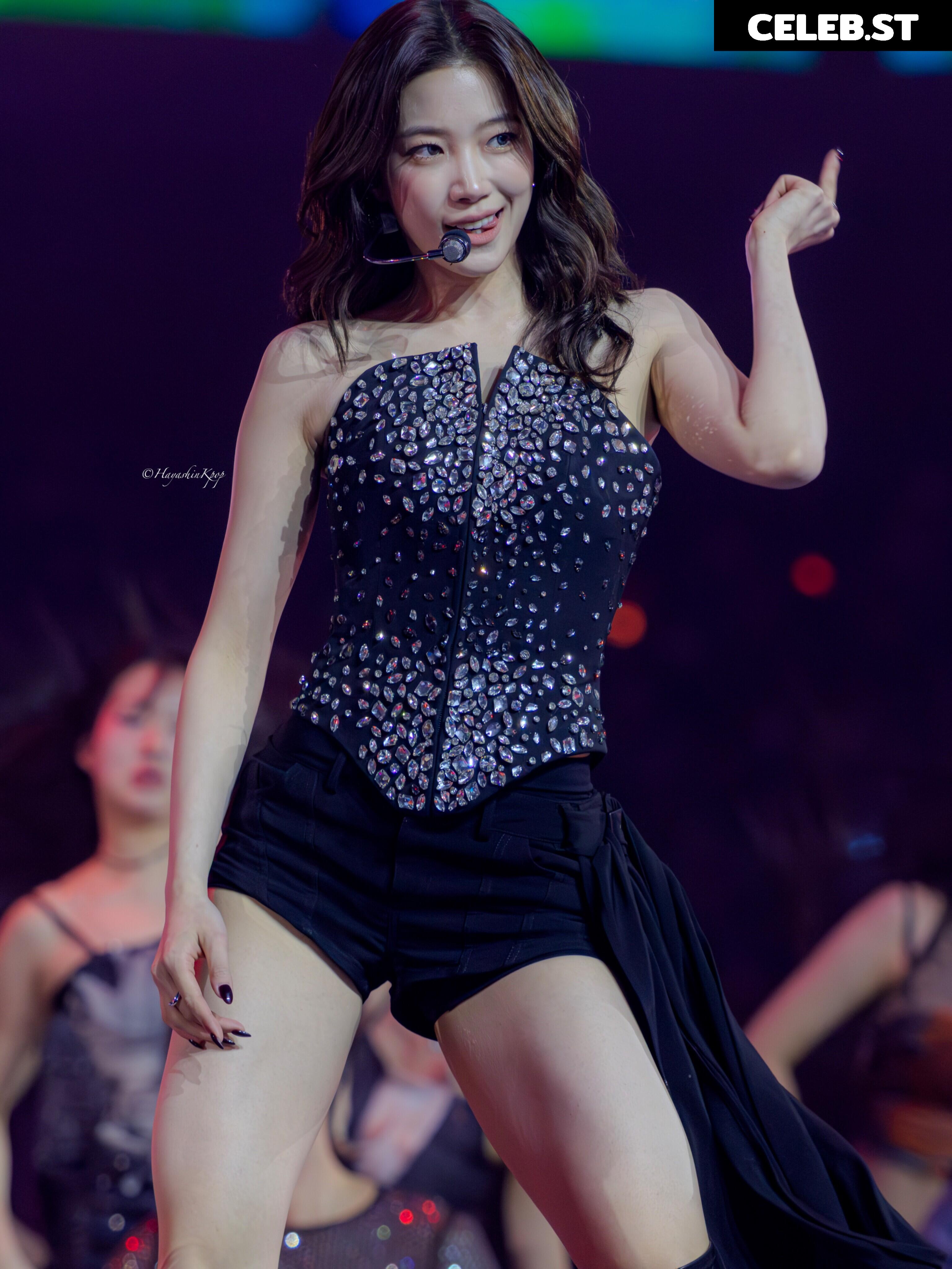 Kazuha Nakamura 中村 一葉 | LESSERAFIM Image 23552424