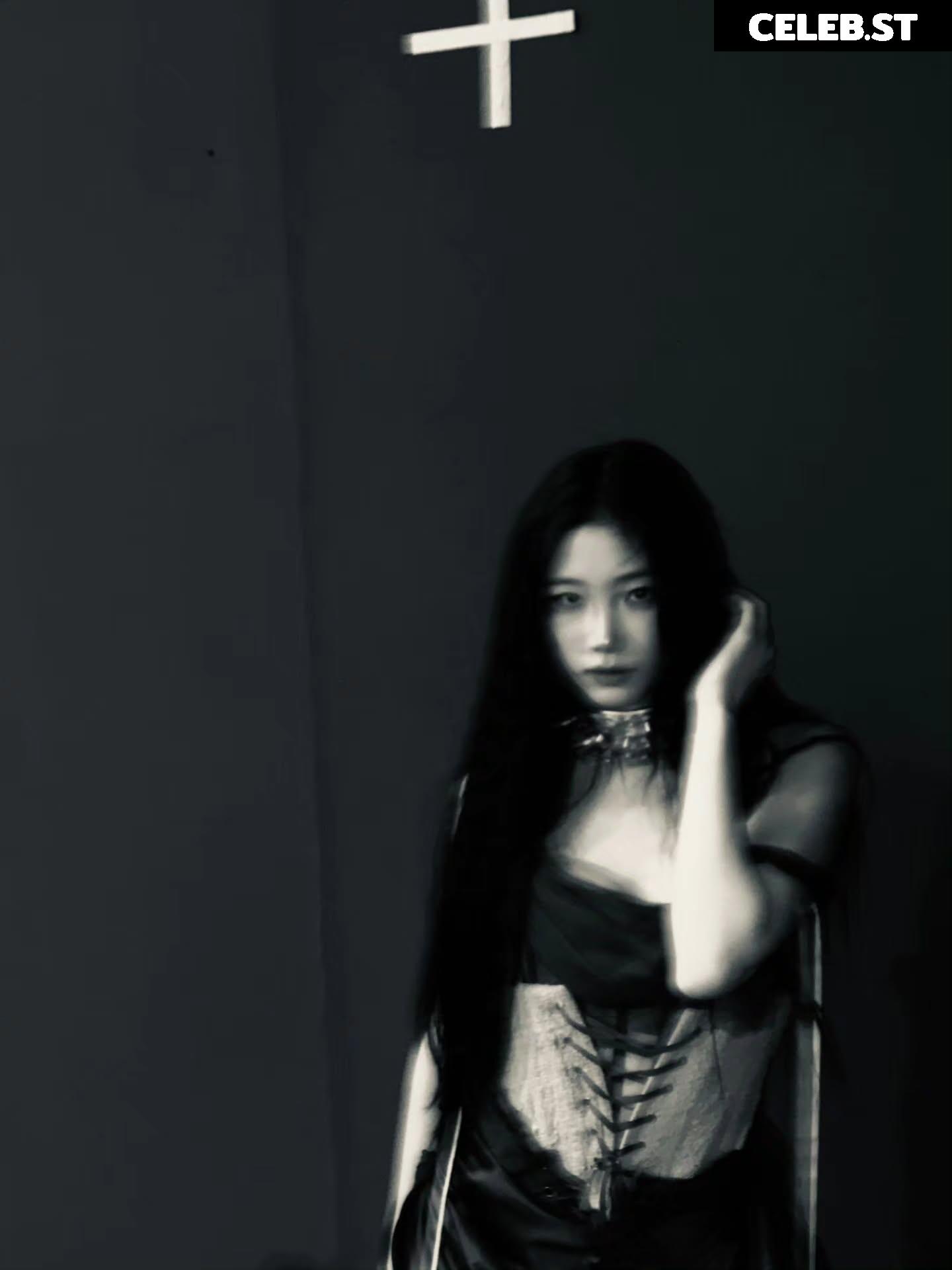 Kazuha Nakamura 中村 一葉 | LESSERAFIM Image 23552664