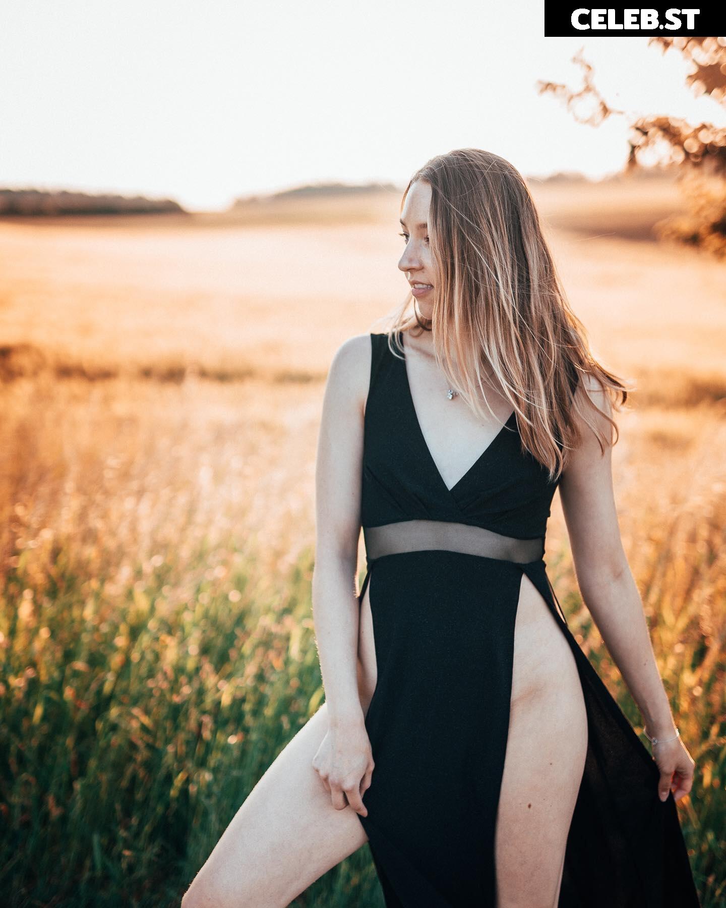 Alyssa Hazel Image 2356004