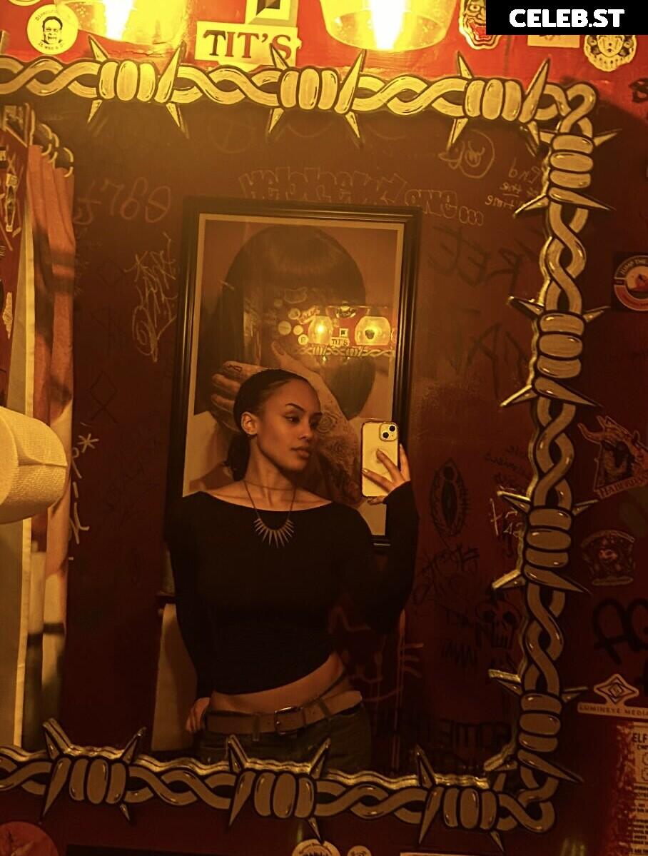 Aaliyeezy Image 23577502